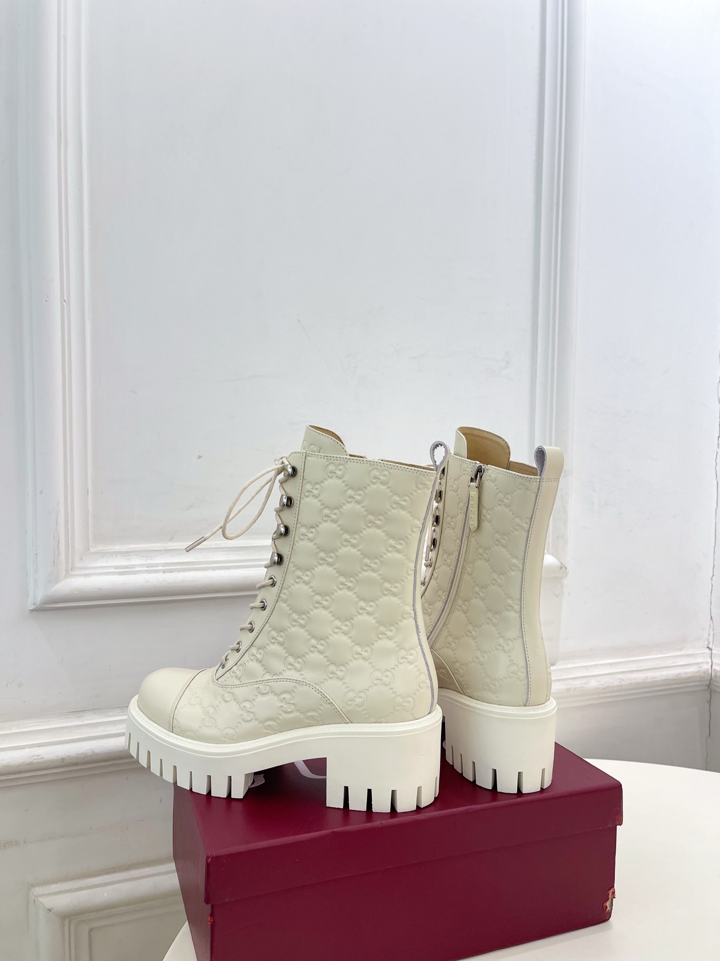 Gucci | 古驰 25𝐬𝐬 ⭐️2025秋冬新品 走秀款 经典GG系带踝靴短靴 主打系列终于面世，狠