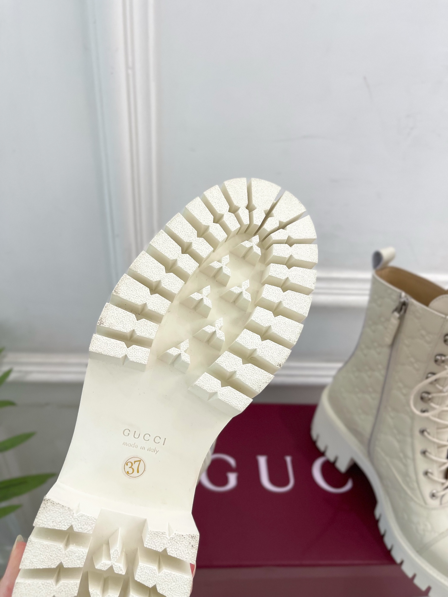 Gucci | 古驰 25𝐬𝐬 ⭐️2025秋冬新品 走秀款 经典GG系带踝靴短靴 主打系列终于面世，狠