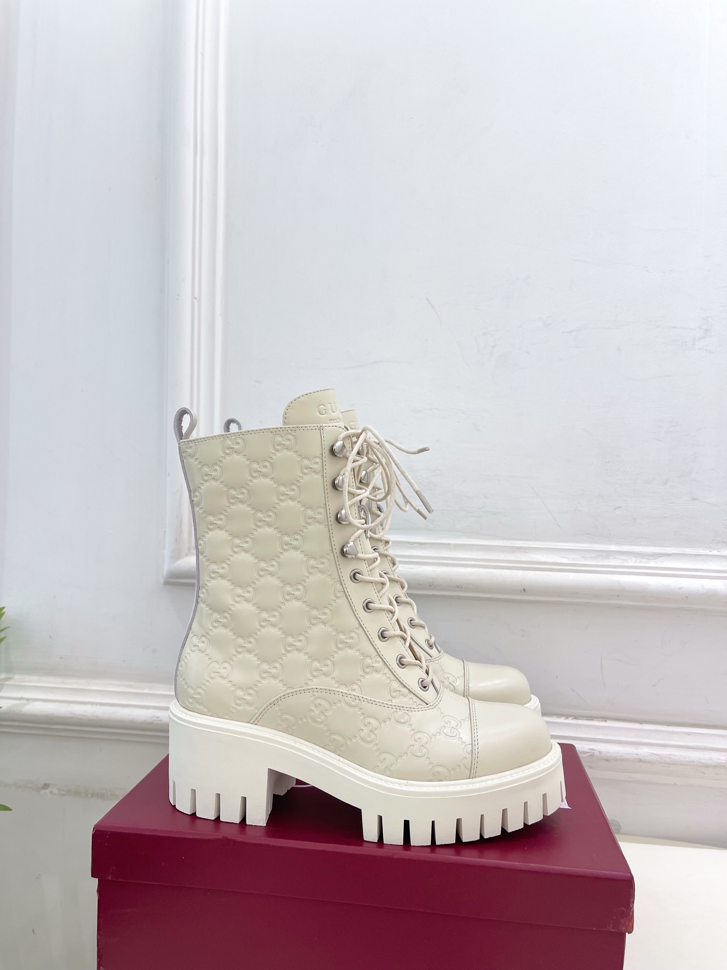 Gucci | 古驰 25𝐬𝐬 ⭐️2025秋冬新品 走秀款 经典GG系带踝靴短靴 主打系列终于面世，狠