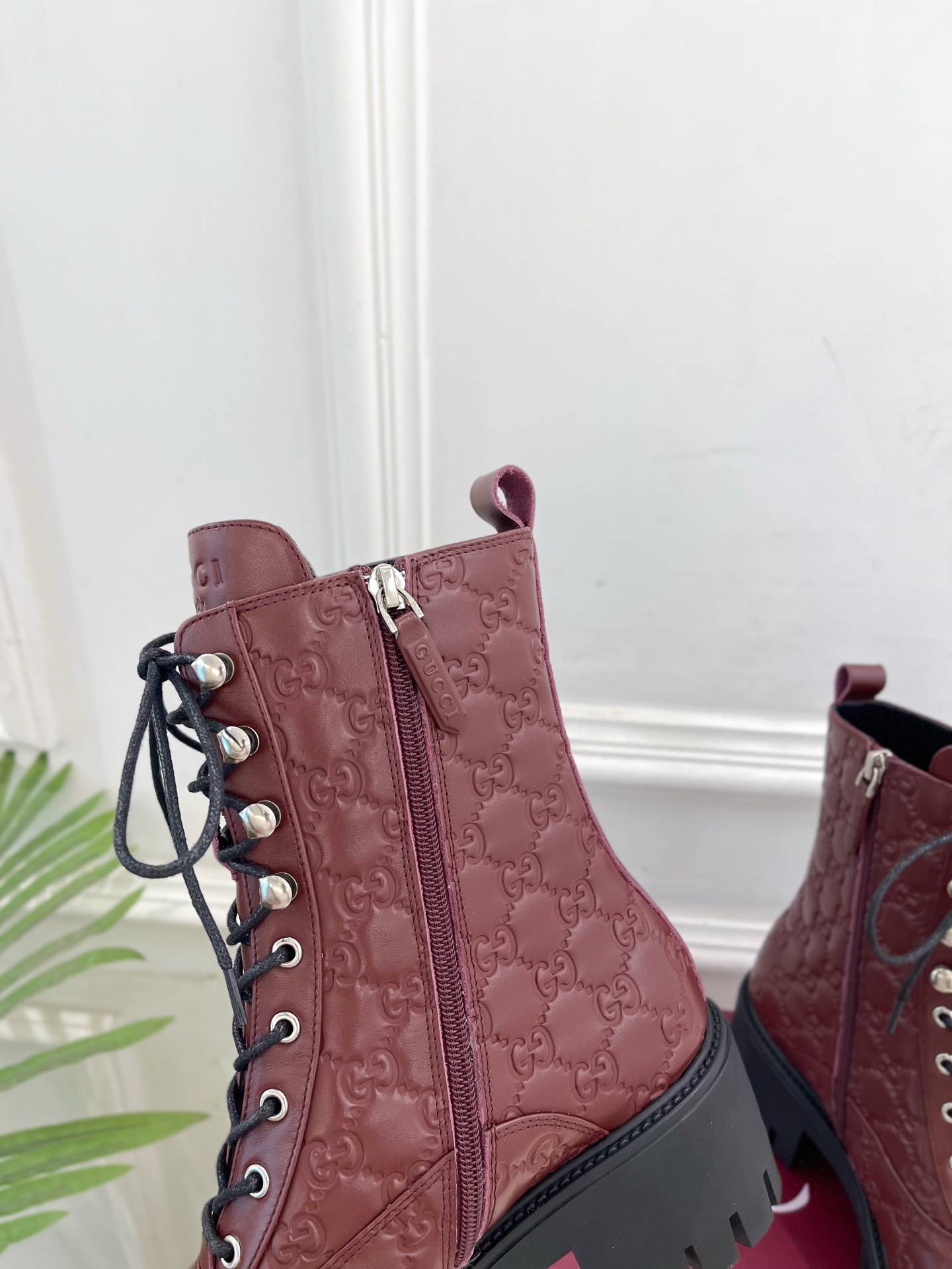 Gucci | 古驰 25𝐬𝐬 ⭐️2025秋冬新品 走秀款 经典GG系带踝靴短靴 主打系列终于面世，狠