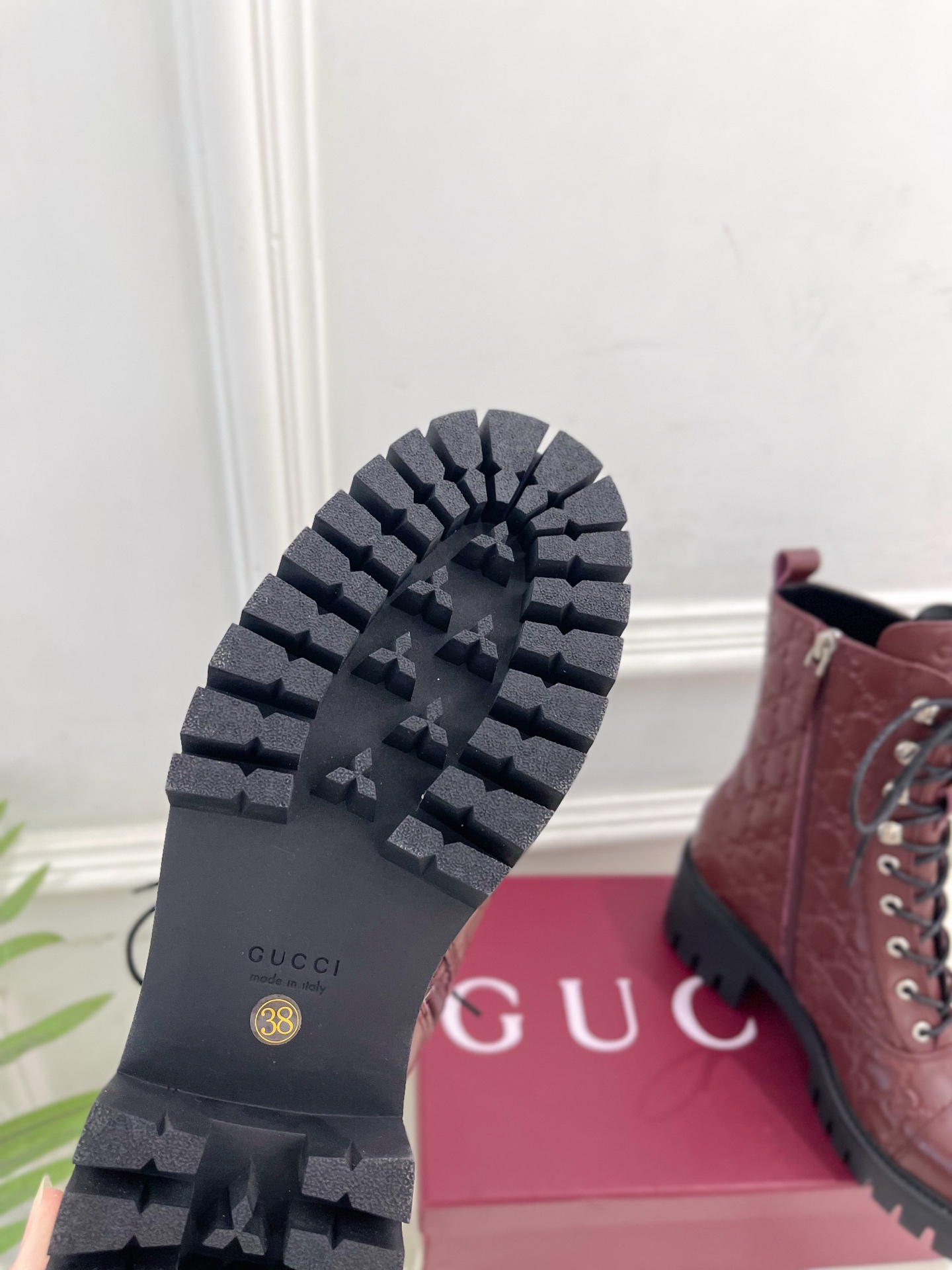 Gucci | 古驰 25𝐬𝐬 ⭐️2025秋冬新品 走秀款 经典GG系带踝靴短靴 主打系列终于面世，狠