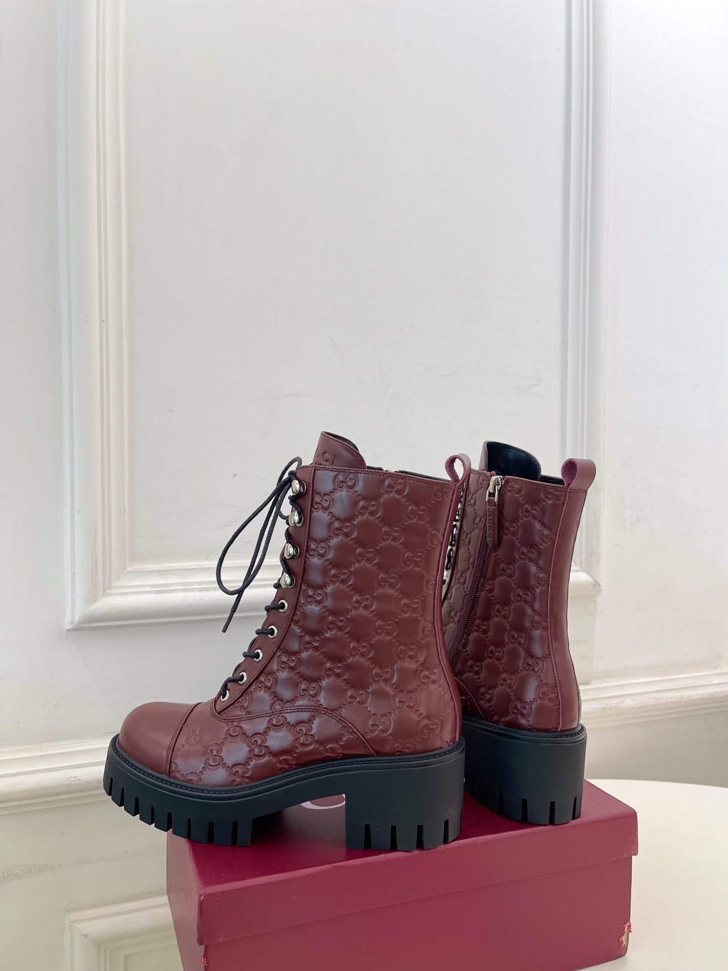Gucci | 古驰 25𝐬𝐬 ⭐️2025秋冬新品 走秀款 经典GG系带踝靴短靴 主打系列终于面世，狠
