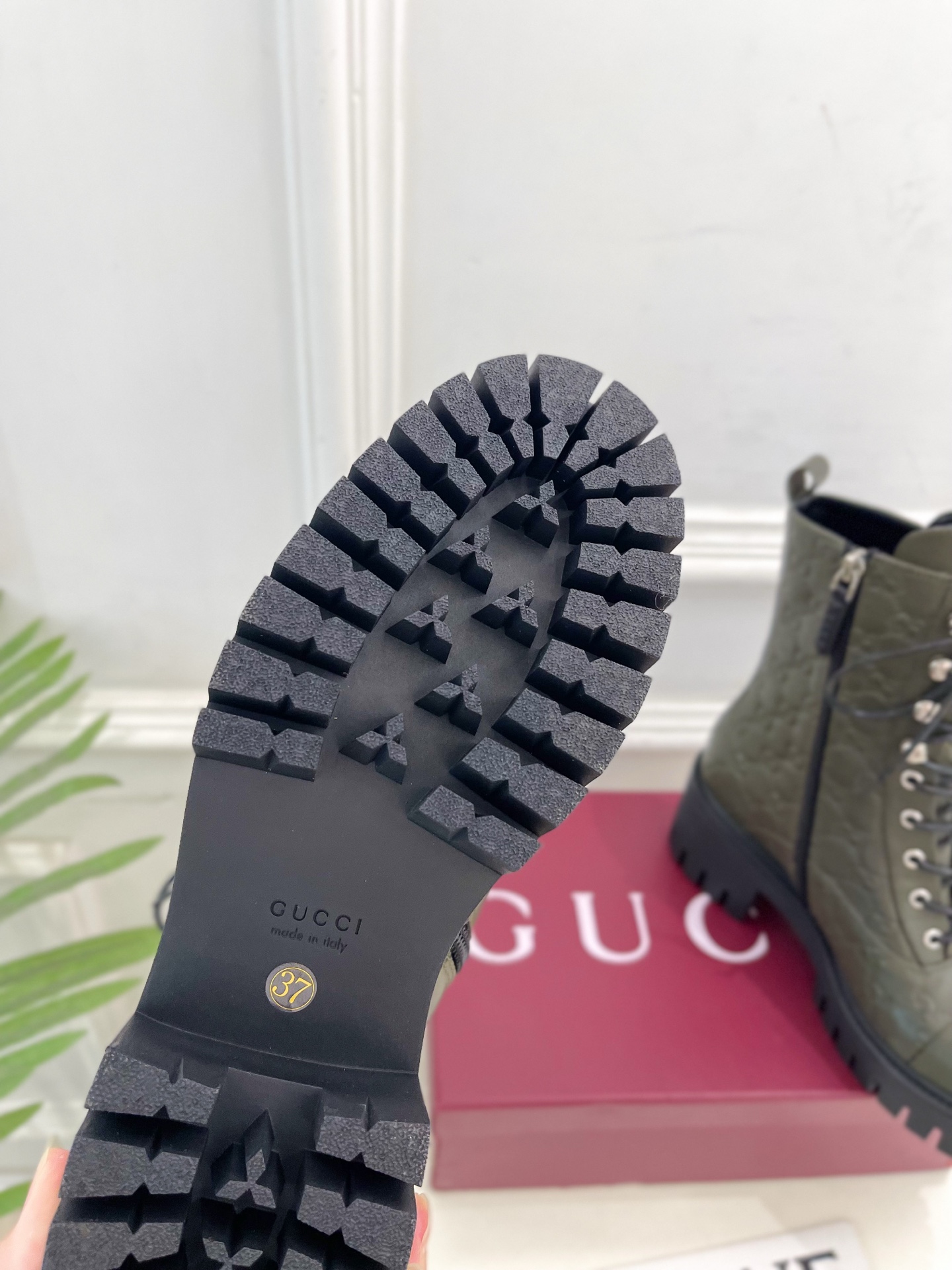 Gucci | 古驰 25𝐬𝐬 ⭐️2025秋冬新品 走秀款 经典GG系带踝靴短靴 主打系列终于面世，狠