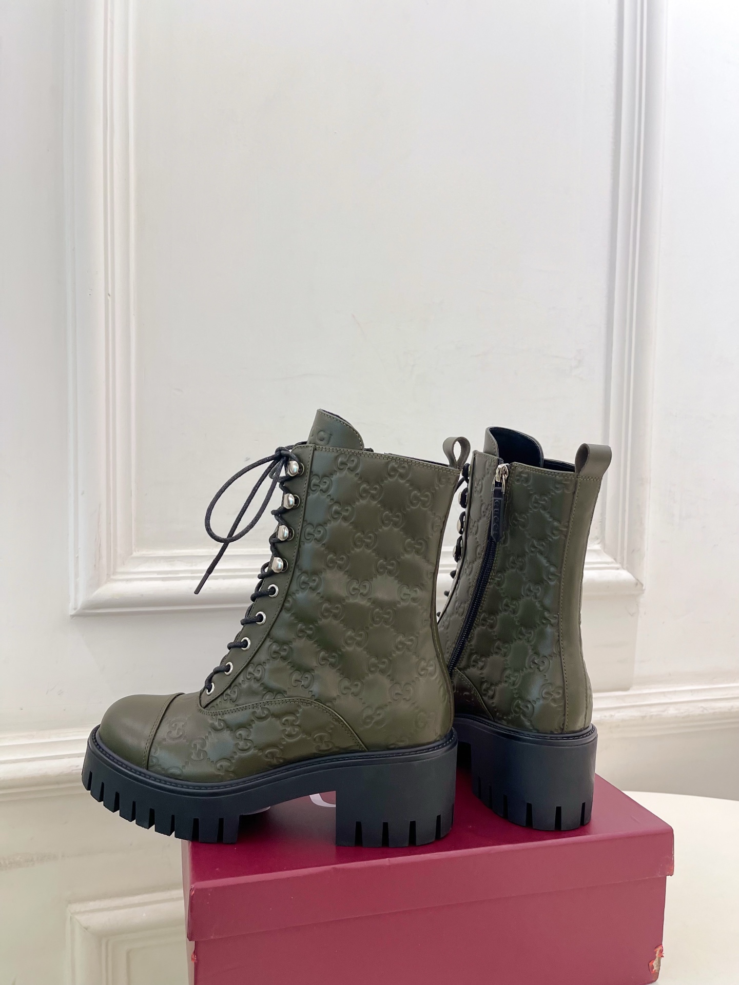 Gucci | 古驰 25𝐬𝐬 ⭐️2025秋冬新品 走秀款 经典GG系带踝靴短靴 主打系列终于面世，狠