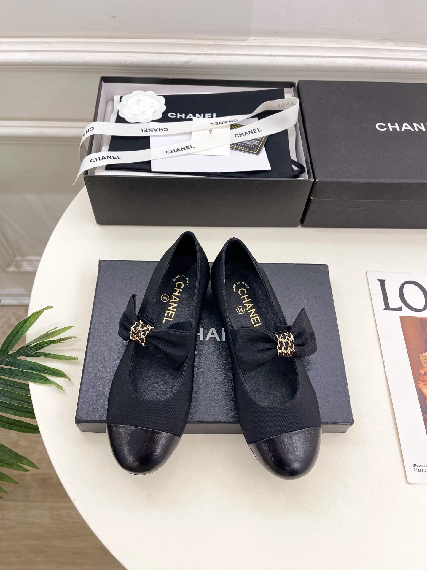𝐂𝐇𝐀𝐍𝐄𝐋 | 小香 25𝐬𝐬 🦋2025 新品 专柜经典走秀款 小香链条蝴蝶结玛丽珍平底鞋 系列上新
