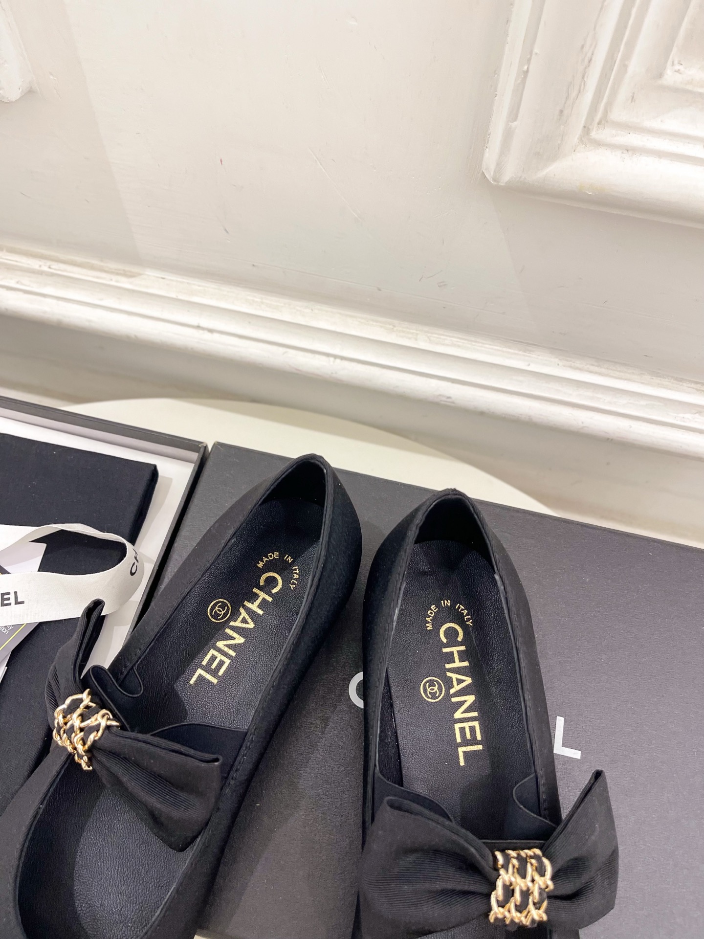 𝐂𝐇𝐀𝐍𝐄𝐋 | 小香 25𝐬𝐬 🦋2025 新品 专柜经典走秀款 小香链条蝴蝶结玛丽珍平底鞋 系列上新