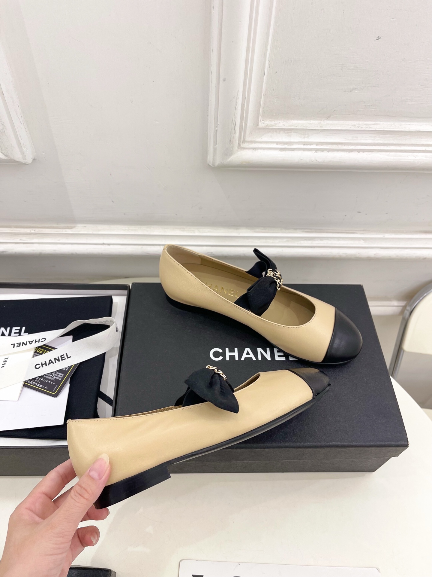 𝐂𝐇𝐀𝐍𝐄𝐋 | 小香 25𝐬𝐬 🦋2025 新品 专柜经典走秀款 小香链条蝴蝶结玛丽珍平底鞋 系列上新