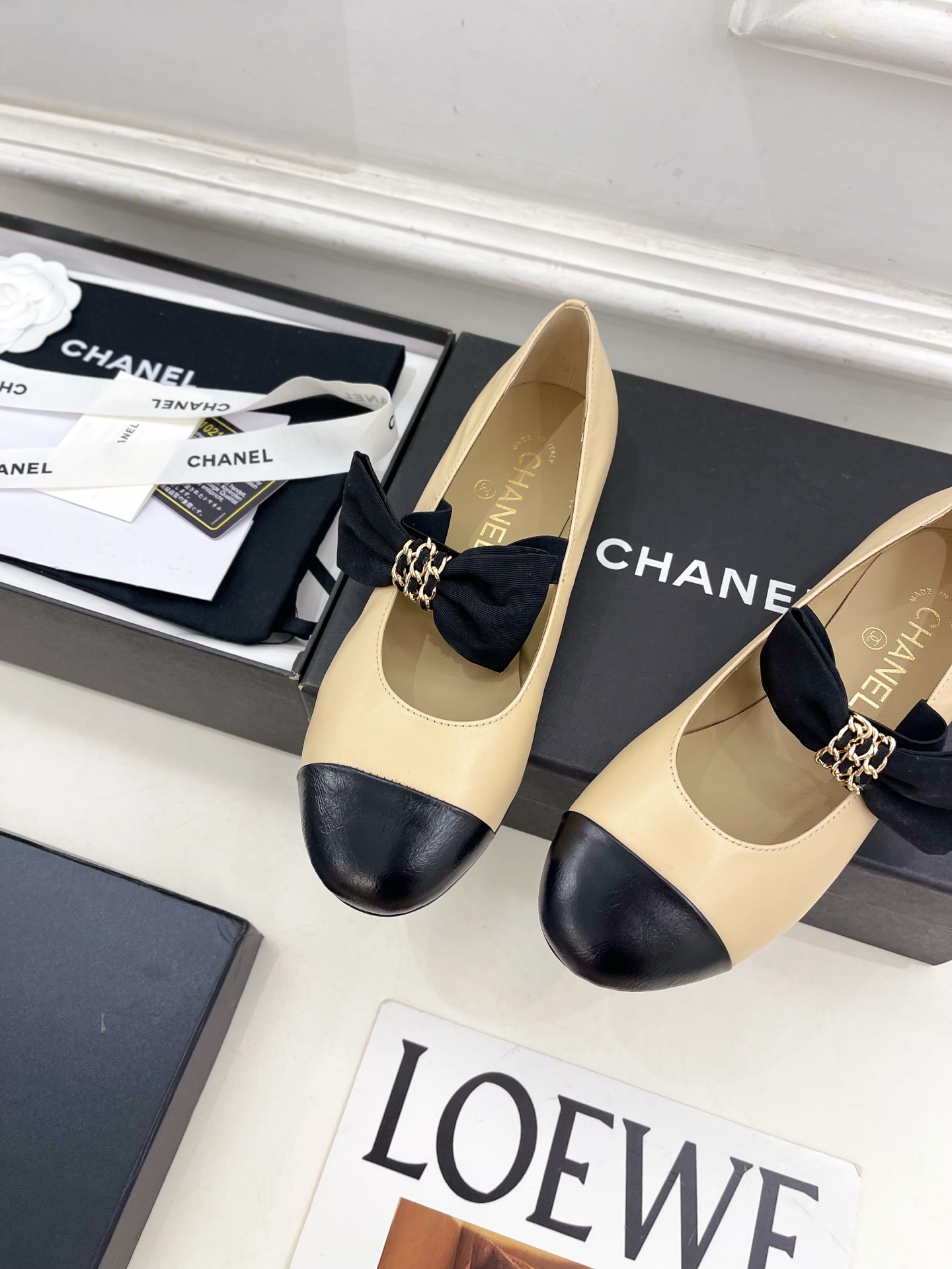 𝐂𝐇𝐀𝐍𝐄𝐋 | 小香 25𝐬𝐬 🦋2025 新品 专柜经典走秀款 小香链条蝴蝶结玛丽珍平底鞋 系列上新