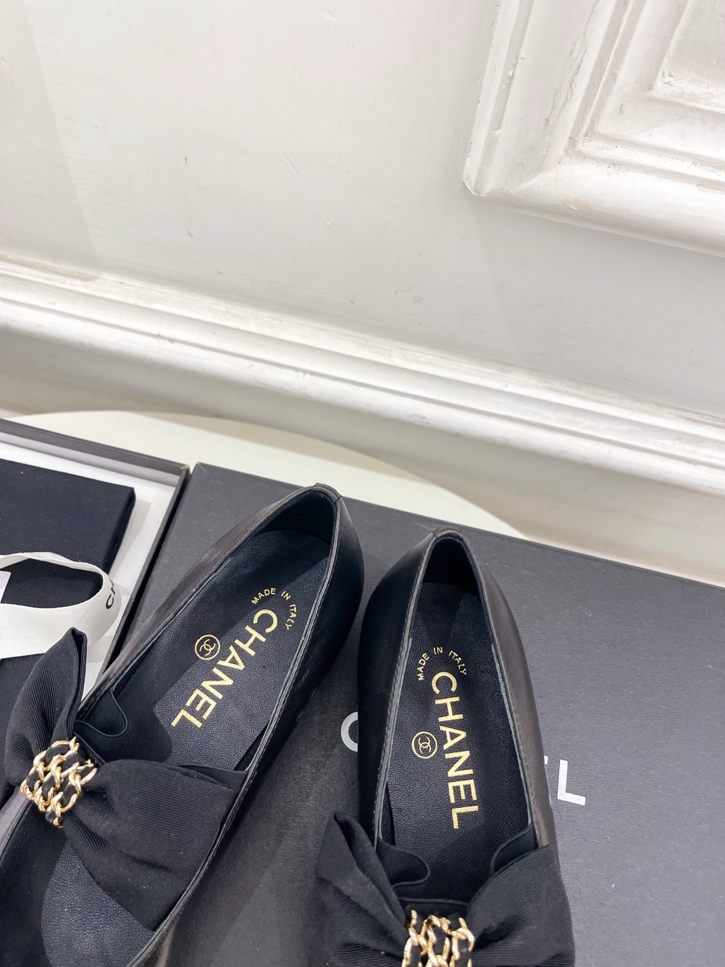 𝐂𝐇𝐀𝐍𝐄𝐋 | 小香 25𝐬𝐬 🦋2025 新品 专柜经典走秀款 小香链条蝴蝶结玛丽珍平底鞋 系列上新