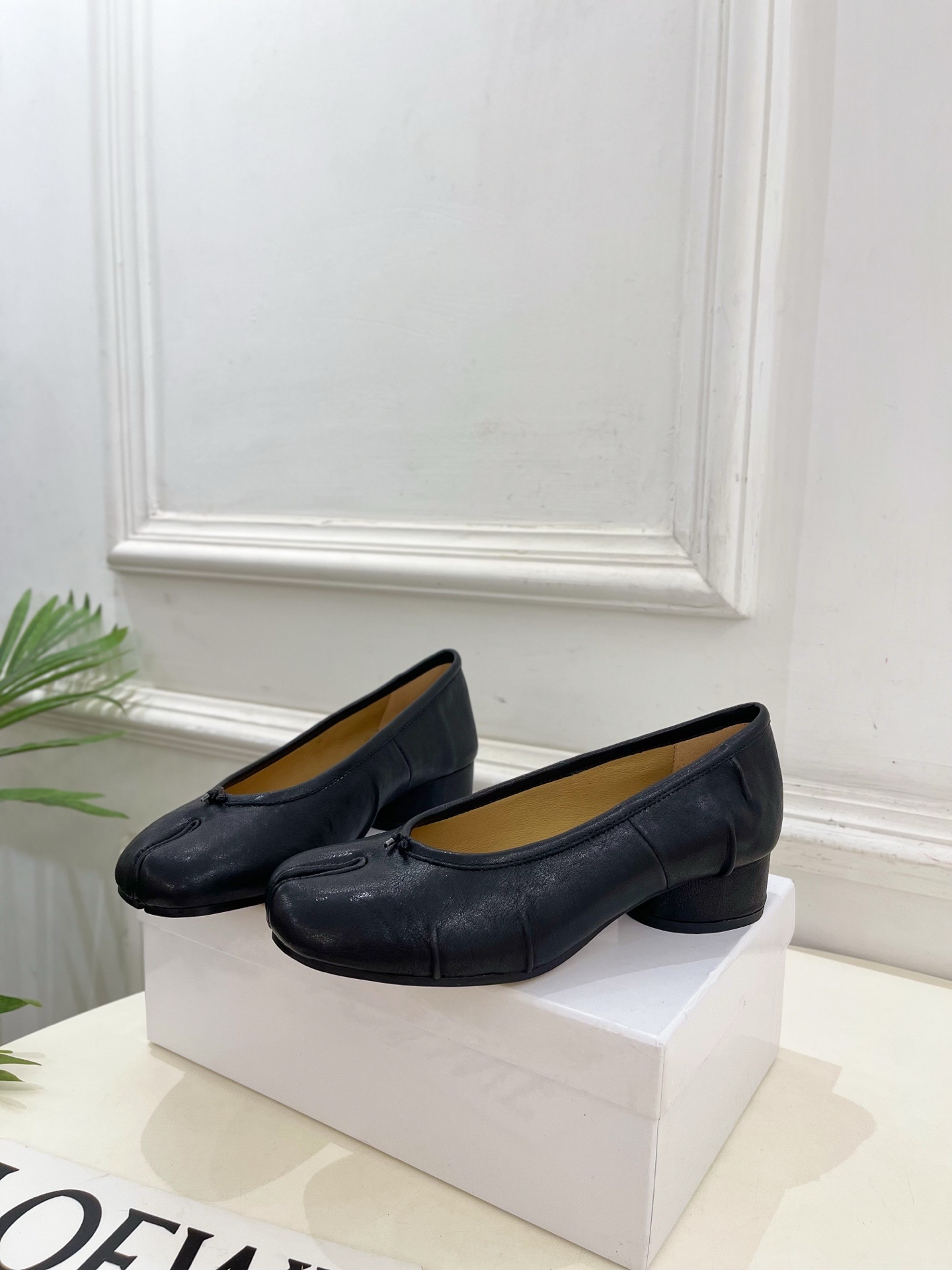 Maison Margiela· MM6马吉拉 2025新款 Tabi分趾褶皱芭蕾鞋————————MM