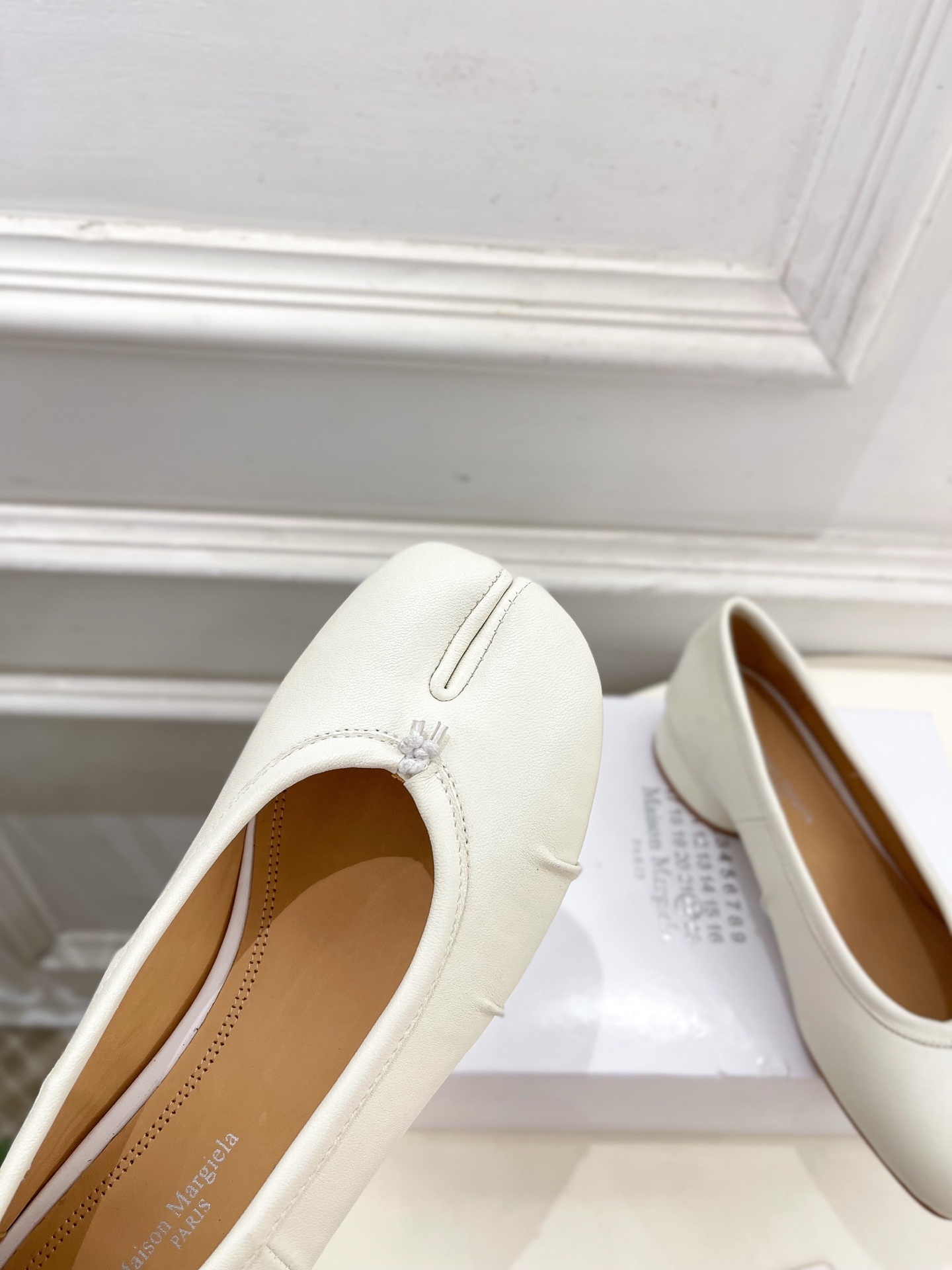 Maison Margiela· MM6马吉拉 2025新款 Tabi分趾褶皱芭蕾鞋————————MM