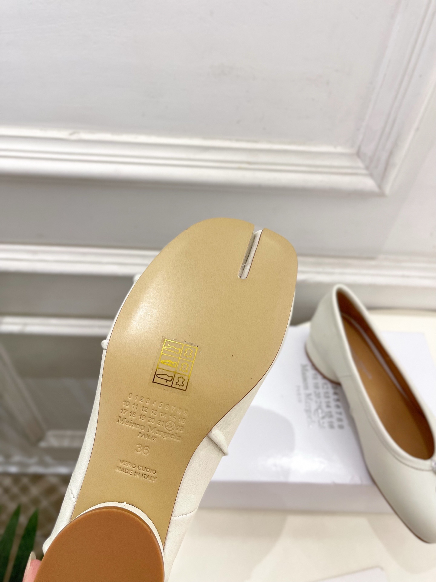 Maison Margiela· MM6马吉拉 2025新款 Tabi分趾褶皱芭蕾鞋————————MM