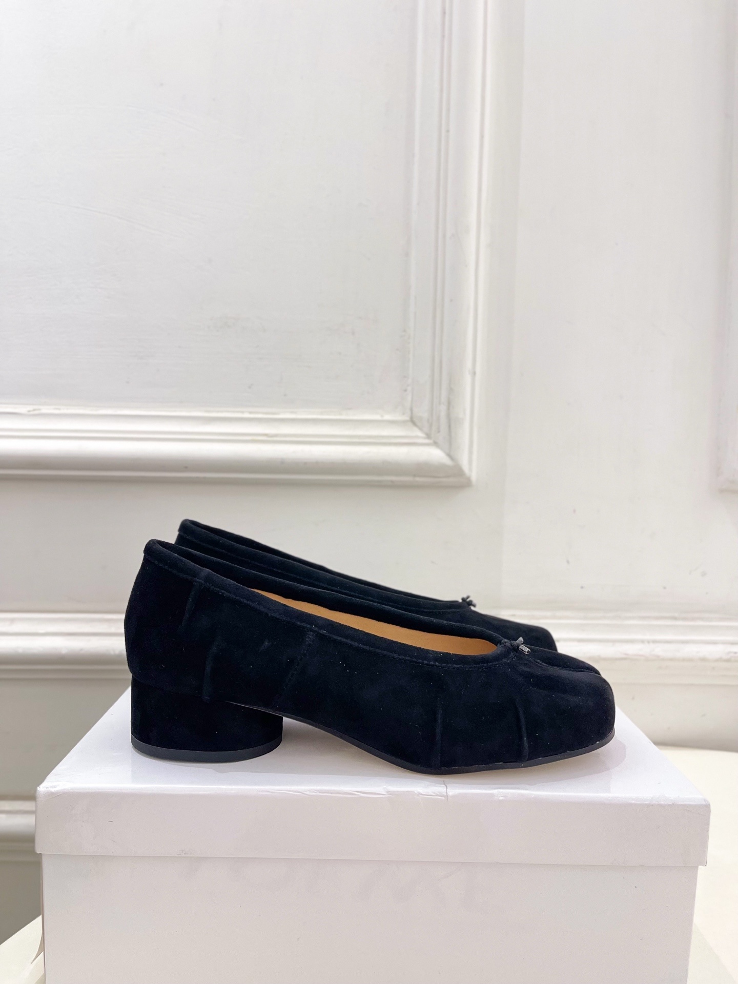 Maison Margiela· MM6马吉拉 2025新款 Tabi分趾褶皱芭蕾鞋————————MM