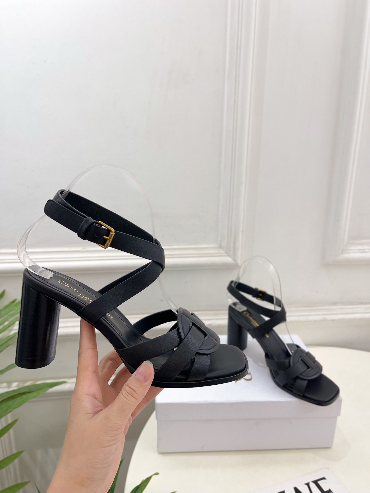 Dior | 迪奥 25 𝐬𝐬 🧡💚2025新品 顶级版本⚠️专柜主打新款 D-Club 高跟凉鞋 硬货