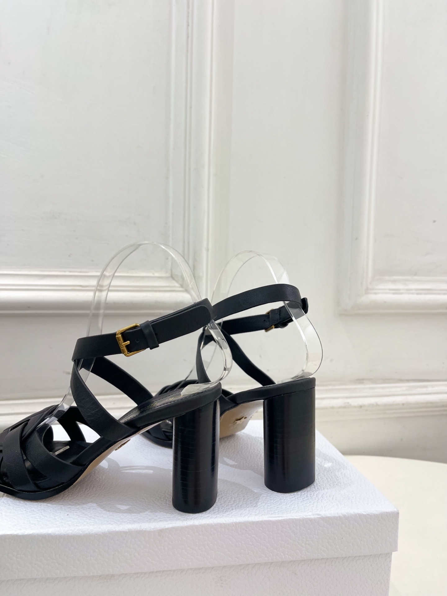 Dior | 迪奥 25 𝐬𝐬 🧡💚2025新品 顶级版本⚠️专柜主打新款 D-Club 高跟凉鞋 硬货