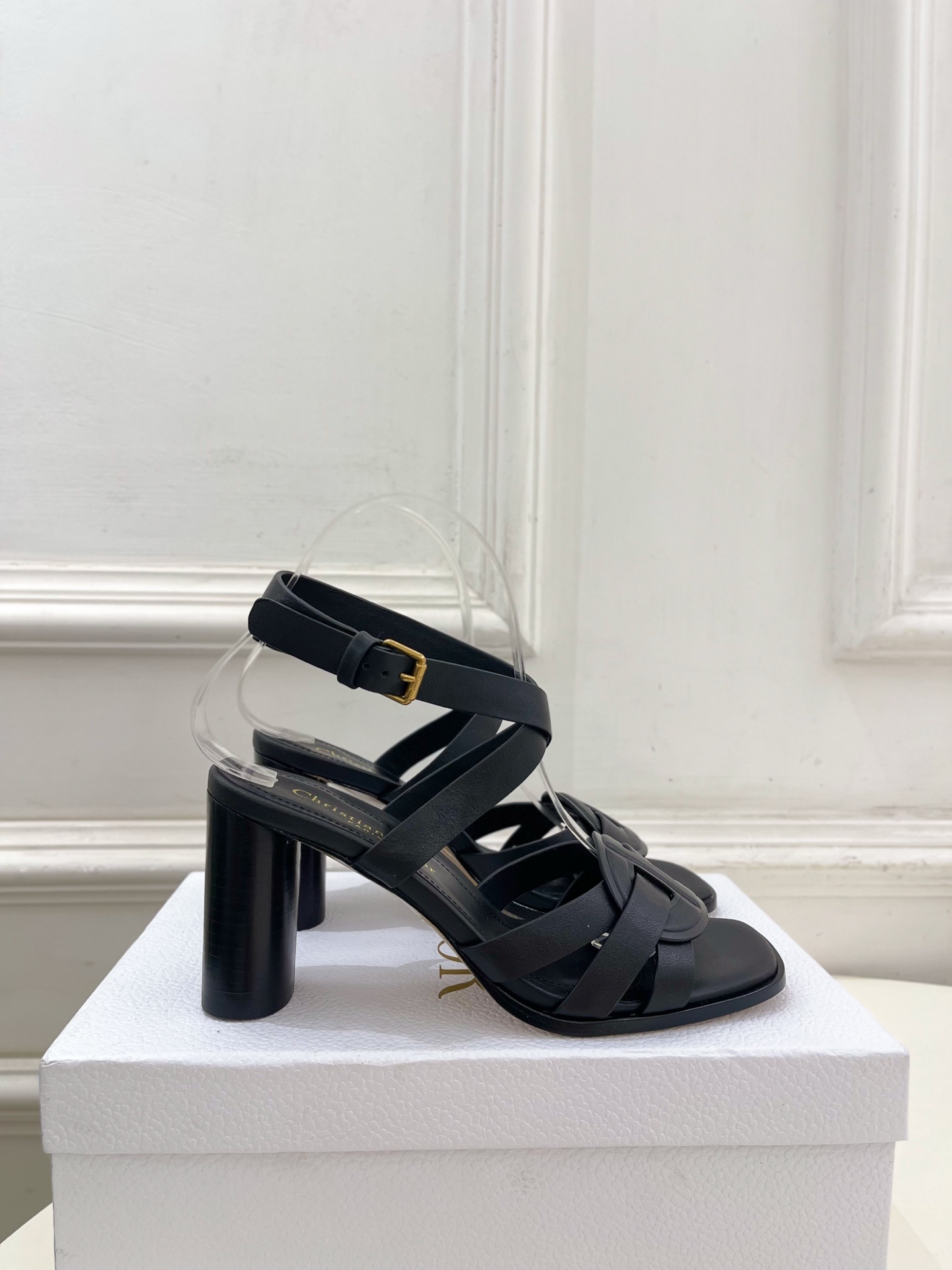 Dior | 迪奥 25 𝐬𝐬 🧡💚2025新品 顶级版本⚠️专柜主打新款 D-Club 高跟凉鞋 硬货