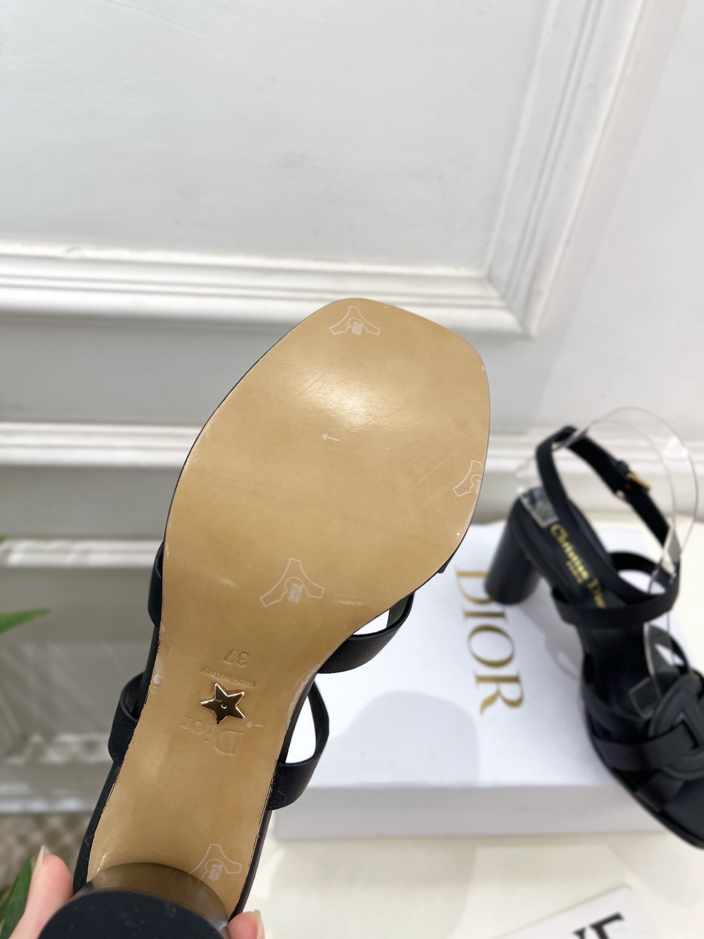 Dior | 迪奥 25 𝐬𝐬 🧡💚2025新品 顶级版本⚠️专柜主打新款 D-Club 高跟凉鞋 硬货