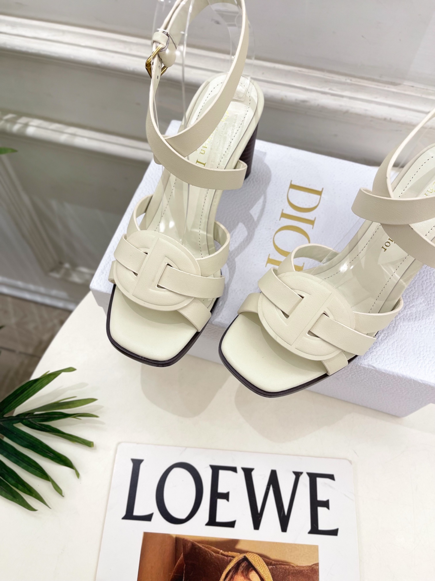 Dior | 迪奥 25 𝐬𝐬 🧡💚2025新品 顶级版本⚠️专柜主打新款 D-Club 高跟凉鞋 硬货