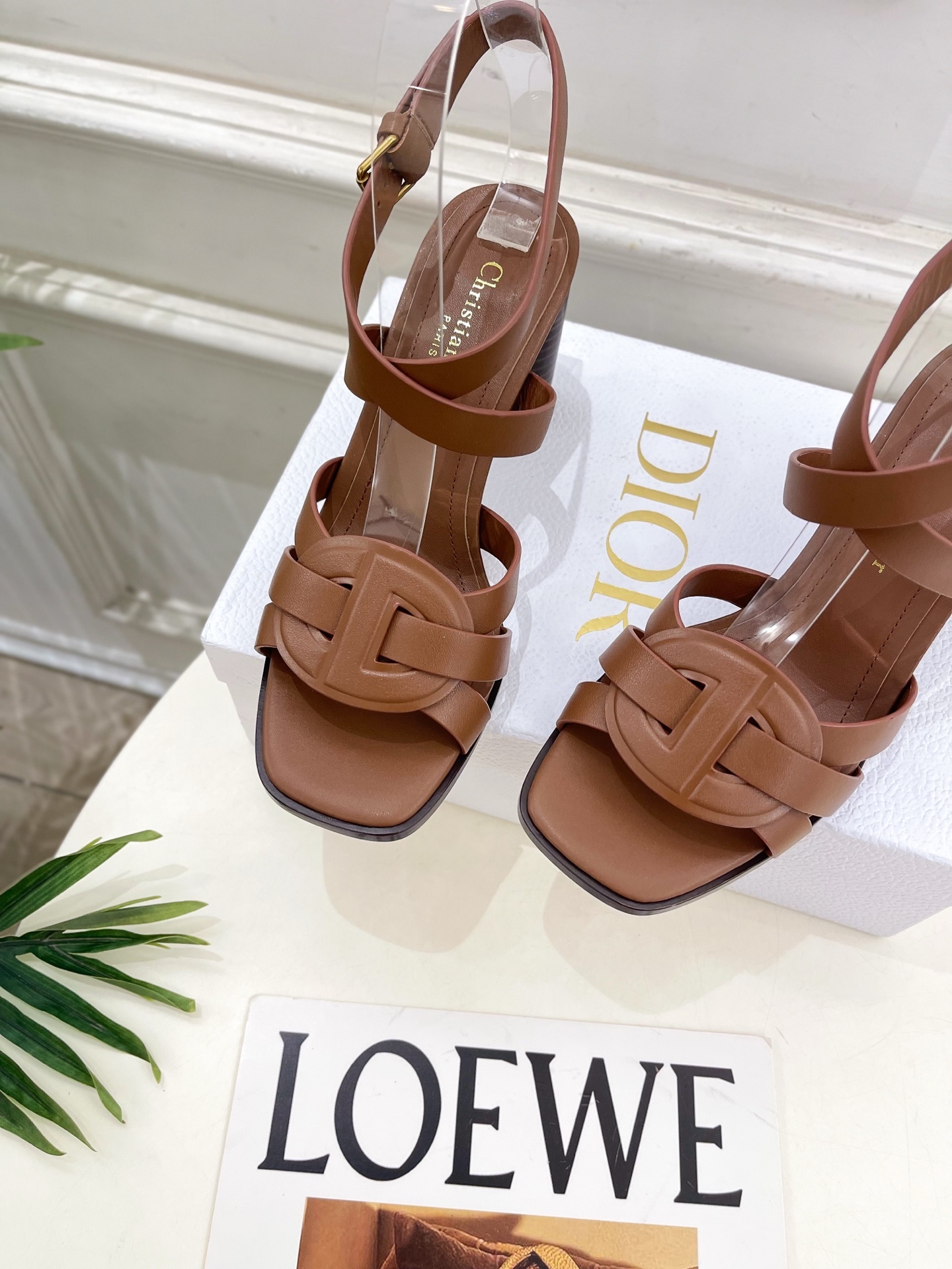 Dior | 迪奥 25 𝐬𝐬 🧡💚2025新品 顶级版本⚠️专柜主打新款 D-Club 高跟凉鞋 硬货
