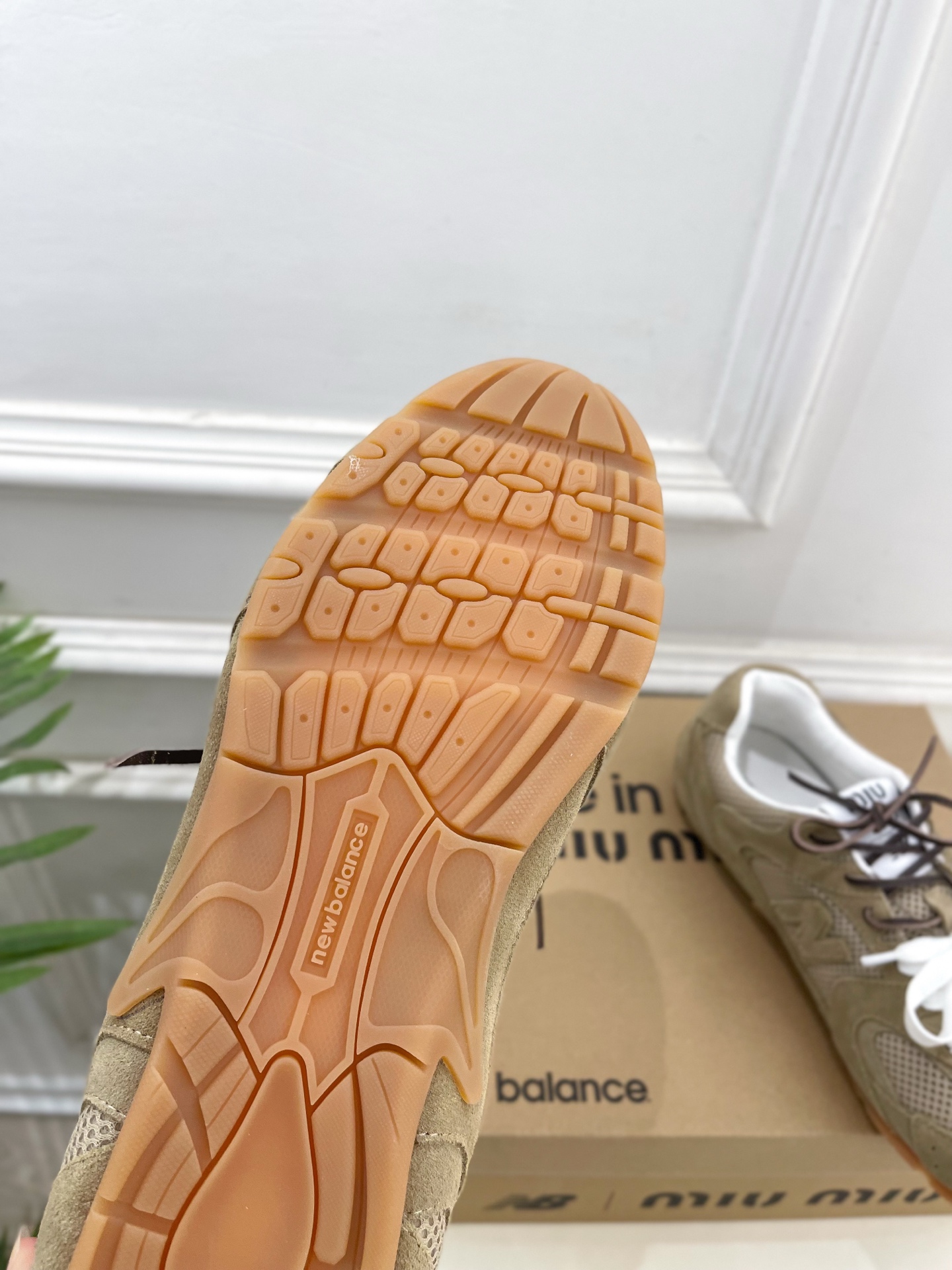 Miu Miu | 缪缪 25𝐬𝐬🖤专柜主打最新秀款 2025新品New Balance x Miu M