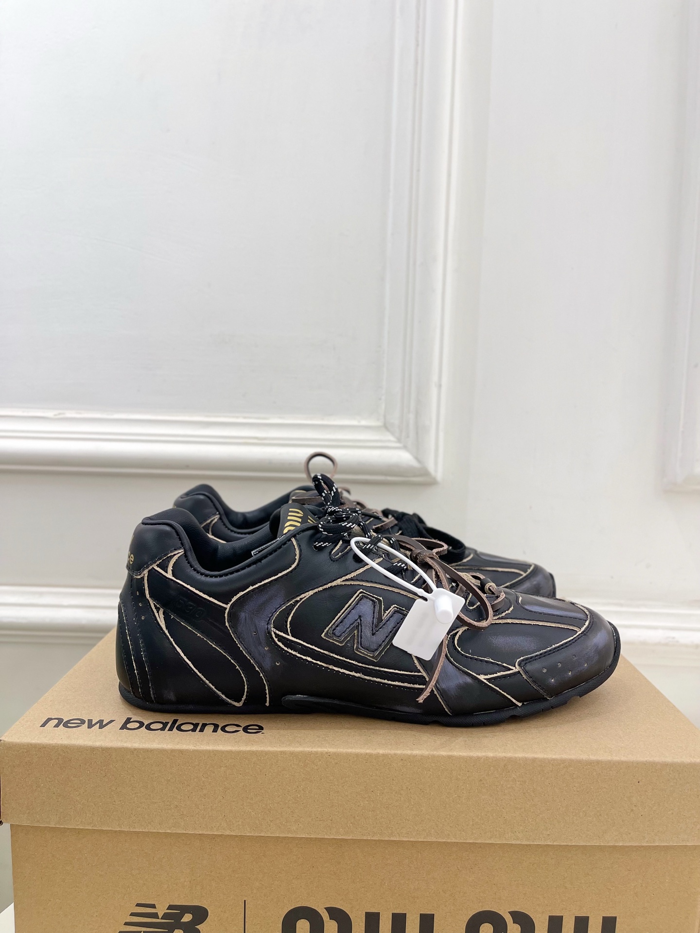 Miu Miu | 缪缪 25𝐬𝐬🖤专柜主打最新秀款 2025新品New Balance x Miu M