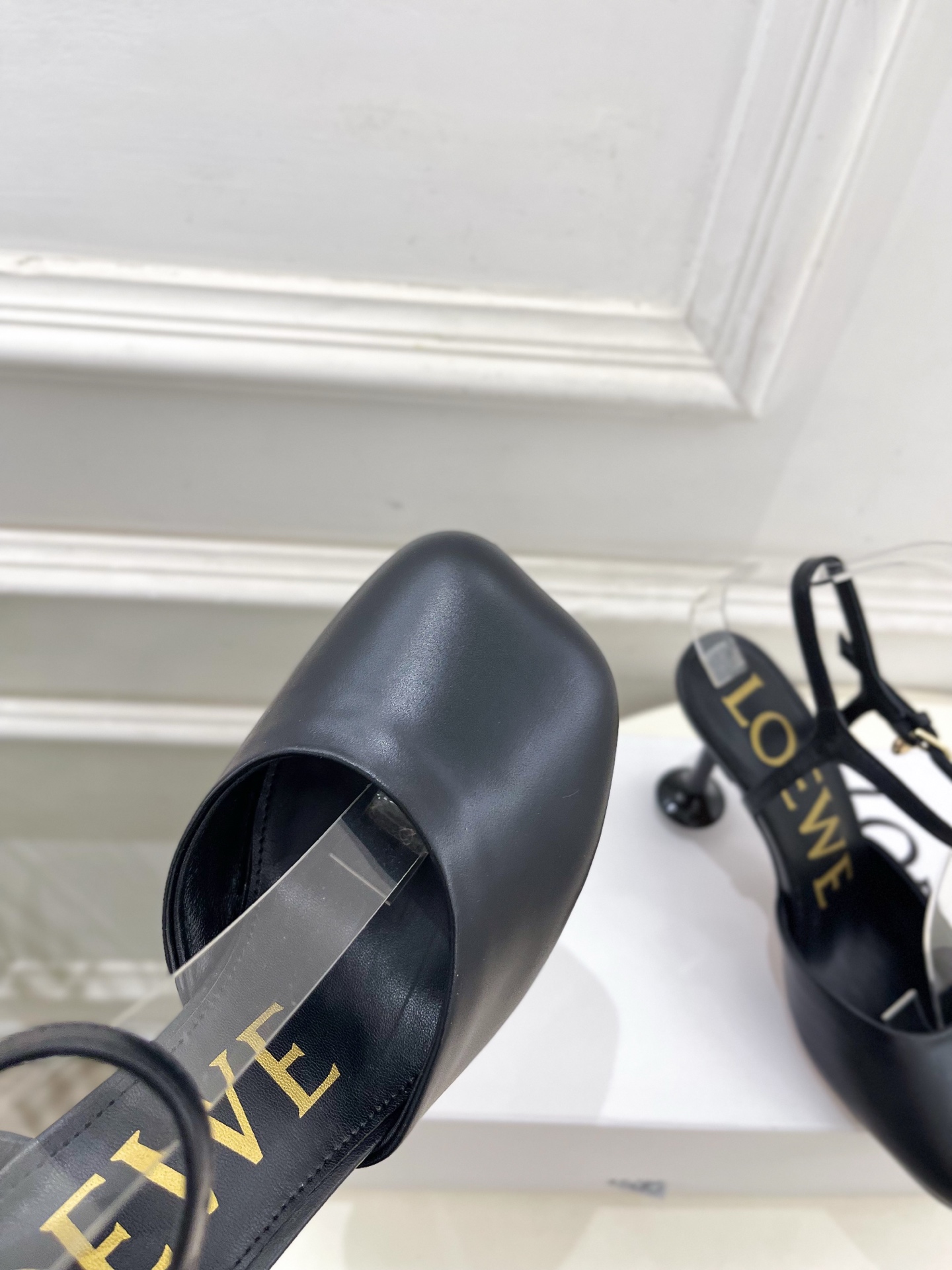 LOEWE 罗意威 2025秋冬新品 Toy 踝带芭蕾舞平底鞋、高跟鞋—————————LOEWE作为这