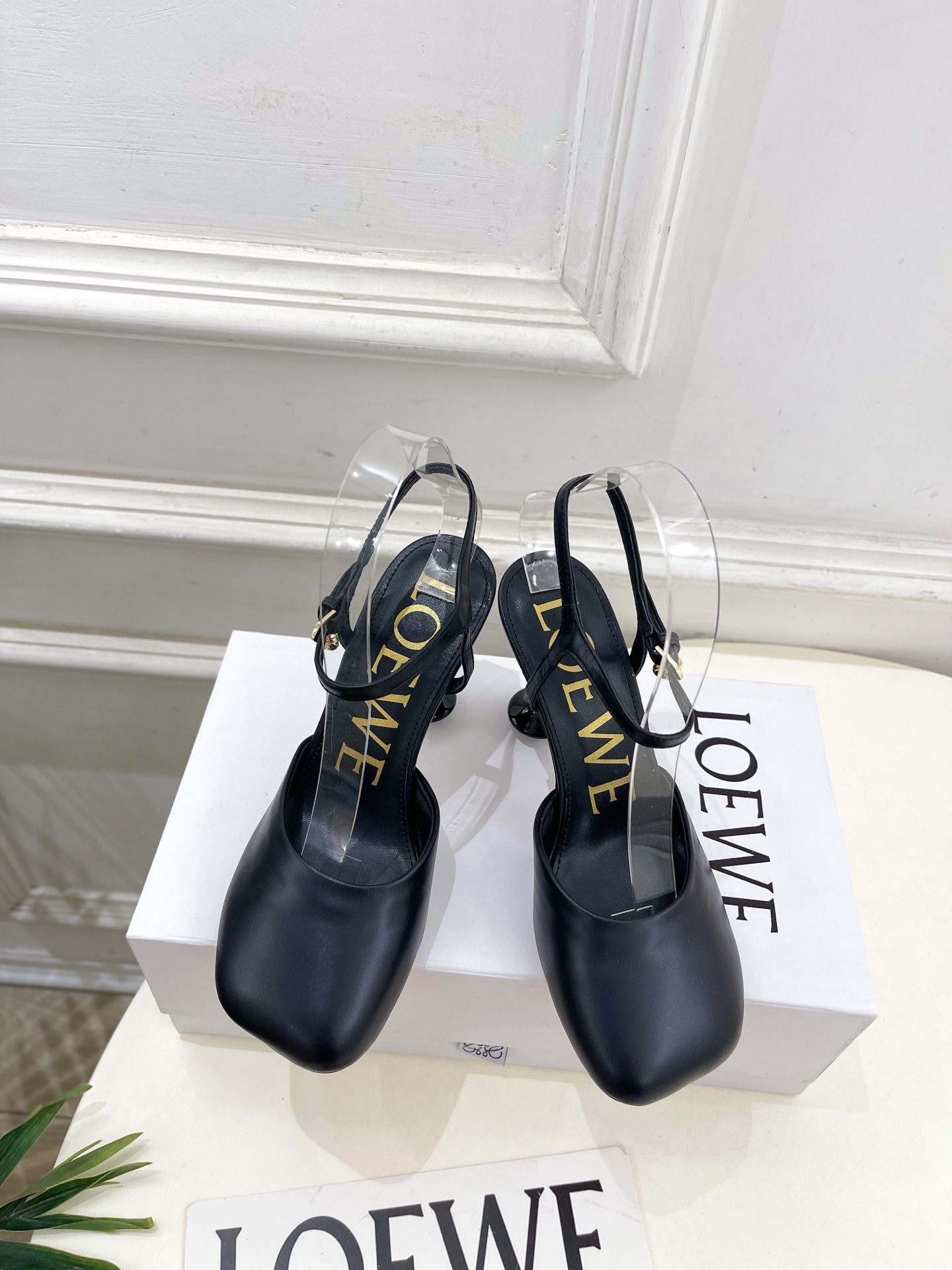 LOEWE 罗意威 2025秋冬新品 Toy 踝带芭蕾舞平底鞋、高跟鞋—————————LOEWE作为这