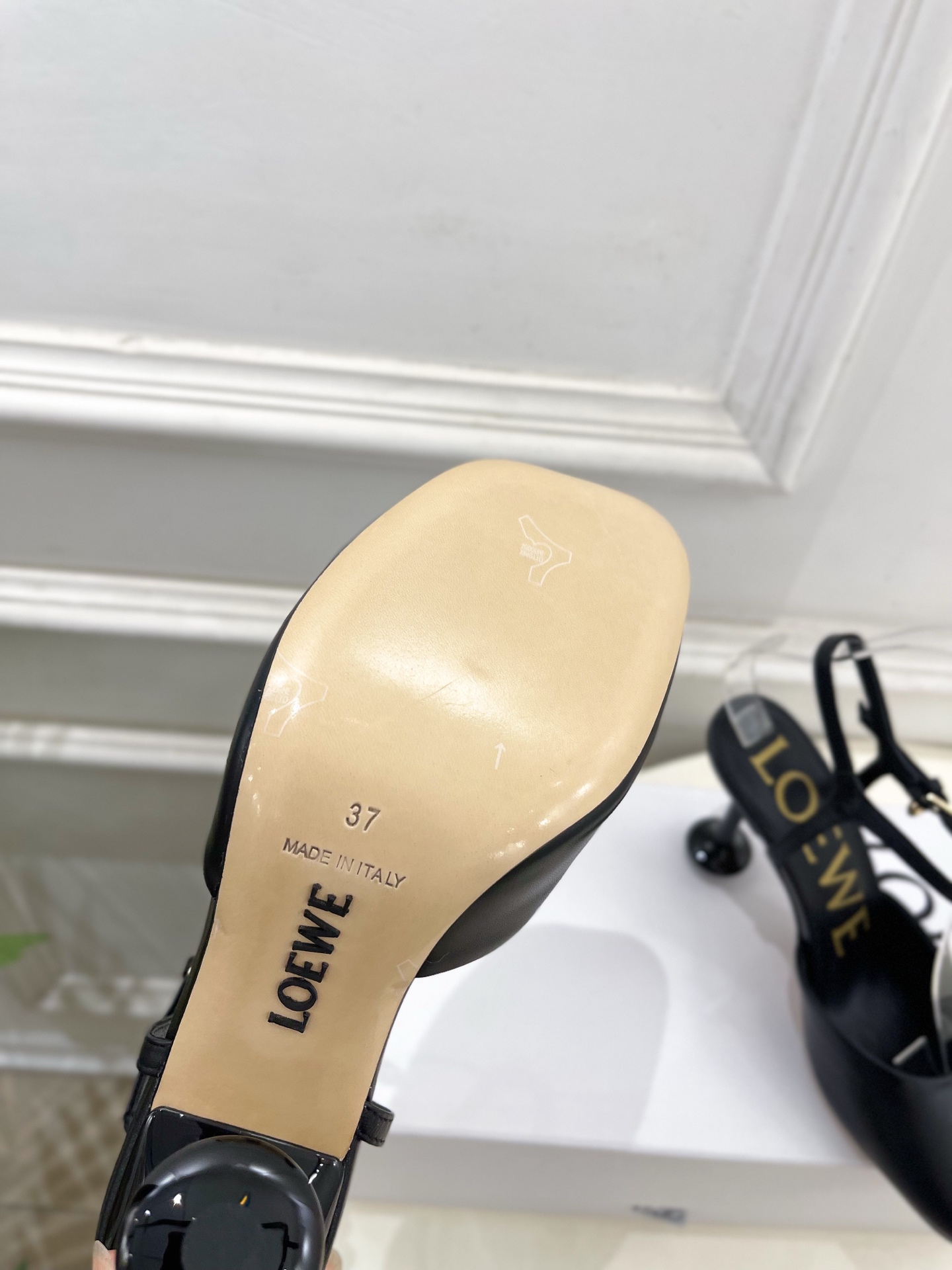 LOEWE 罗意威 2025秋冬新品 Toy 踝带芭蕾舞平底鞋、高跟鞋—————————LOEWE作为这