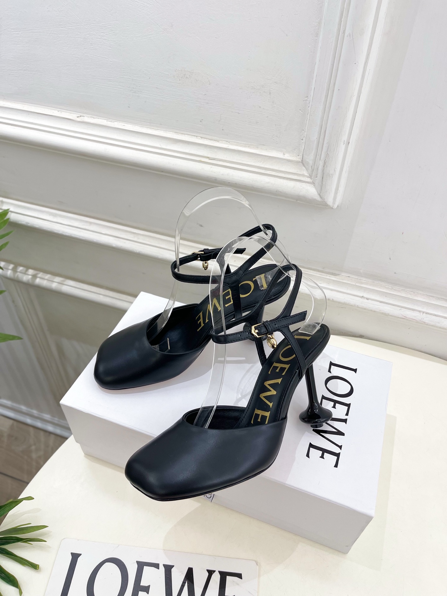 LOEWE 罗意威 2025秋冬新品 Toy 踝带芭蕾舞平底鞋、高跟鞋—————————LOEWE作为这