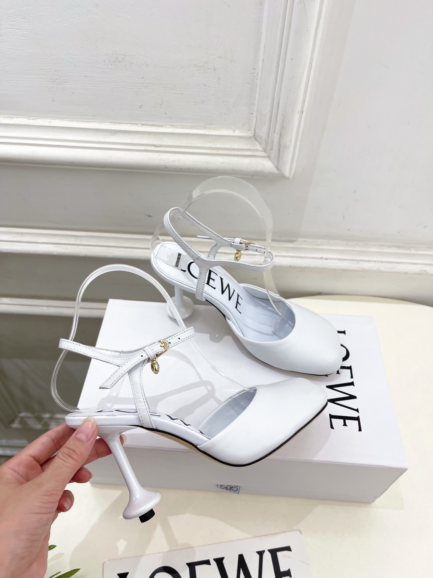 LOEWE 罗意威 2025秋冬新品 Toy 踝带芭蕾舞平底鞋、高跟鞋—————————LOEWE作为这