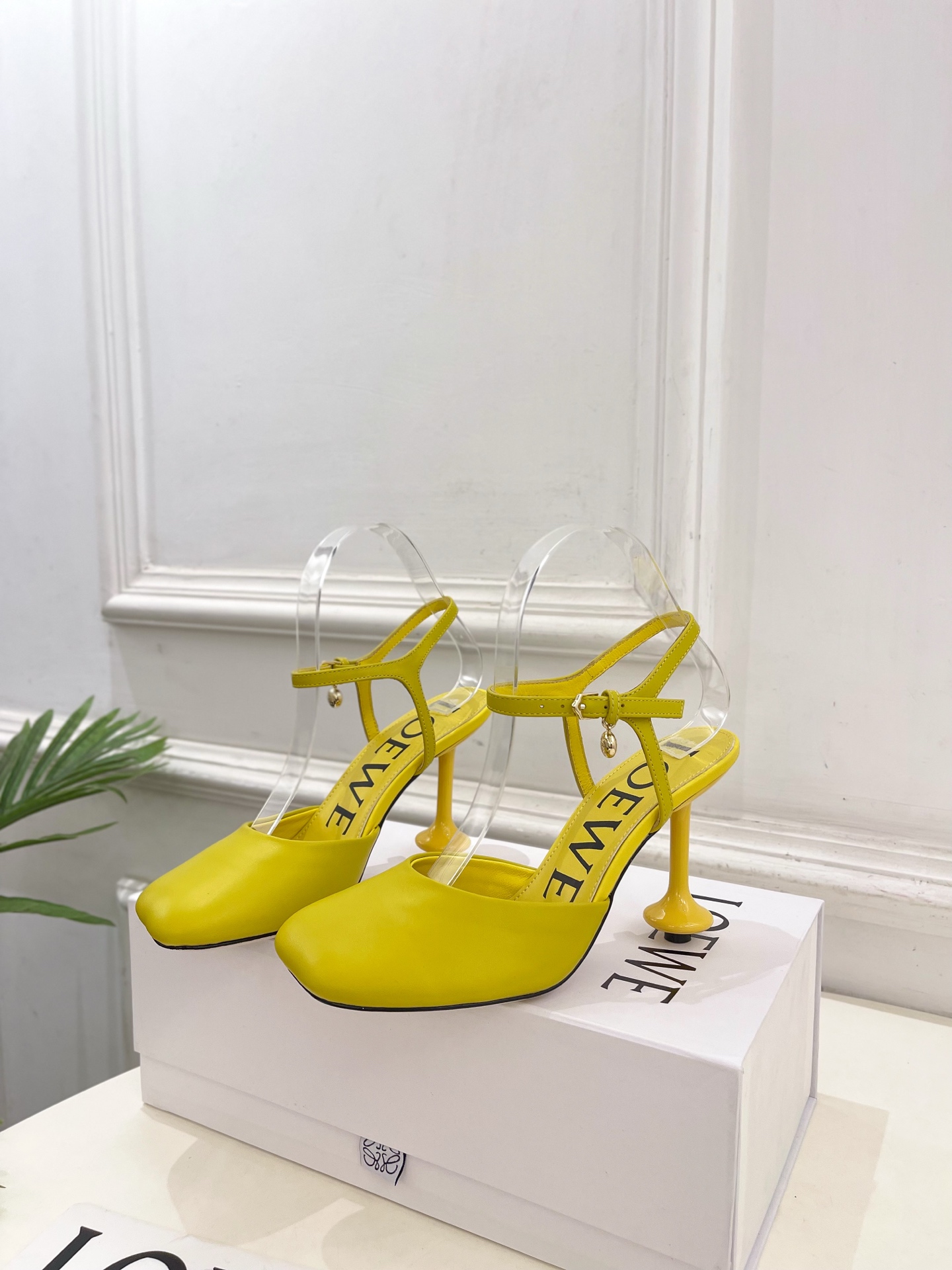 LOEWE 罗意威 2025秋冬新品 Toy 踝带芭蕾舞平底鞋、高跟鞋—————————LOEWE作为这