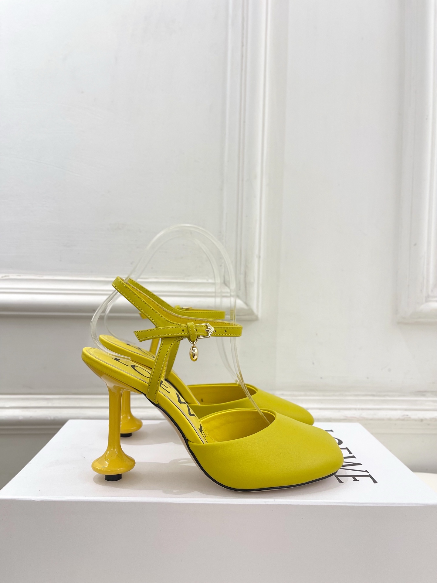 LOEWE 罗意威 2025秋冬新品 Toy 踝带芭蕾舞平底鞋、高跟鞋—————————LOEWE作为这