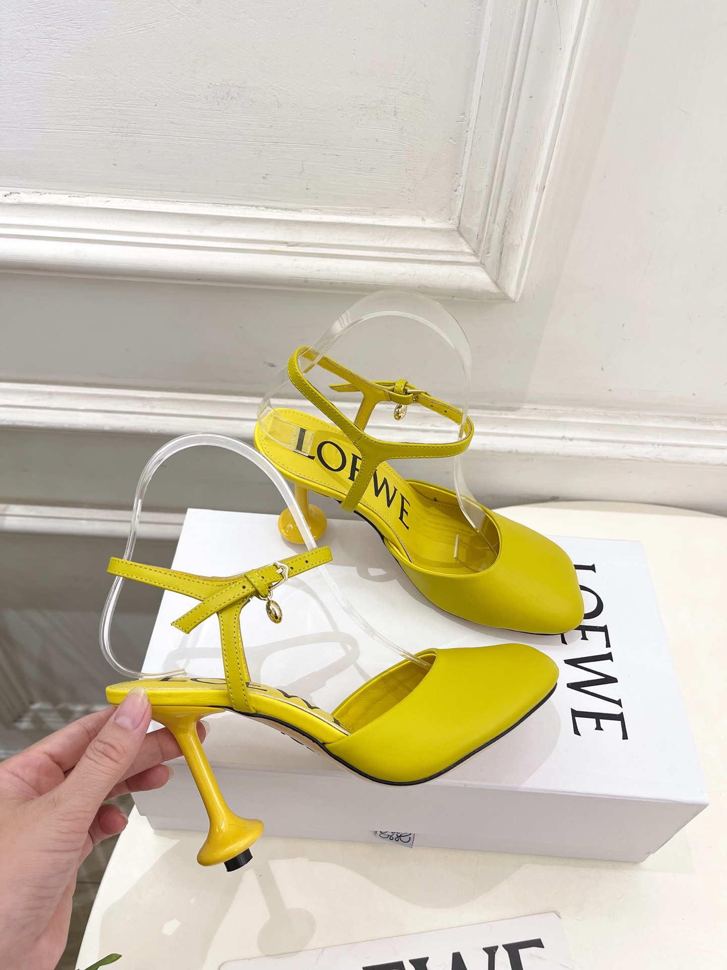 LOEWE 罗意威 2025秋冬新品 Toy 踝带芭蕾舞平底鞋、高跟鞋—————————LOEWE作为这