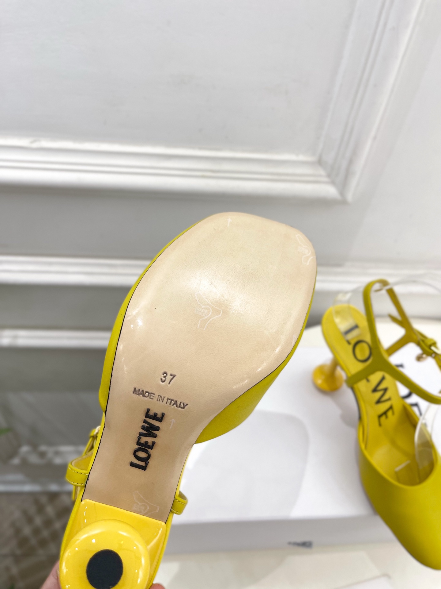 LOEWE 罗意威 2025秋冬新品 Toy 踝带芭蕾舞平底鞋、高跟鞋—————————LOEWE作为这