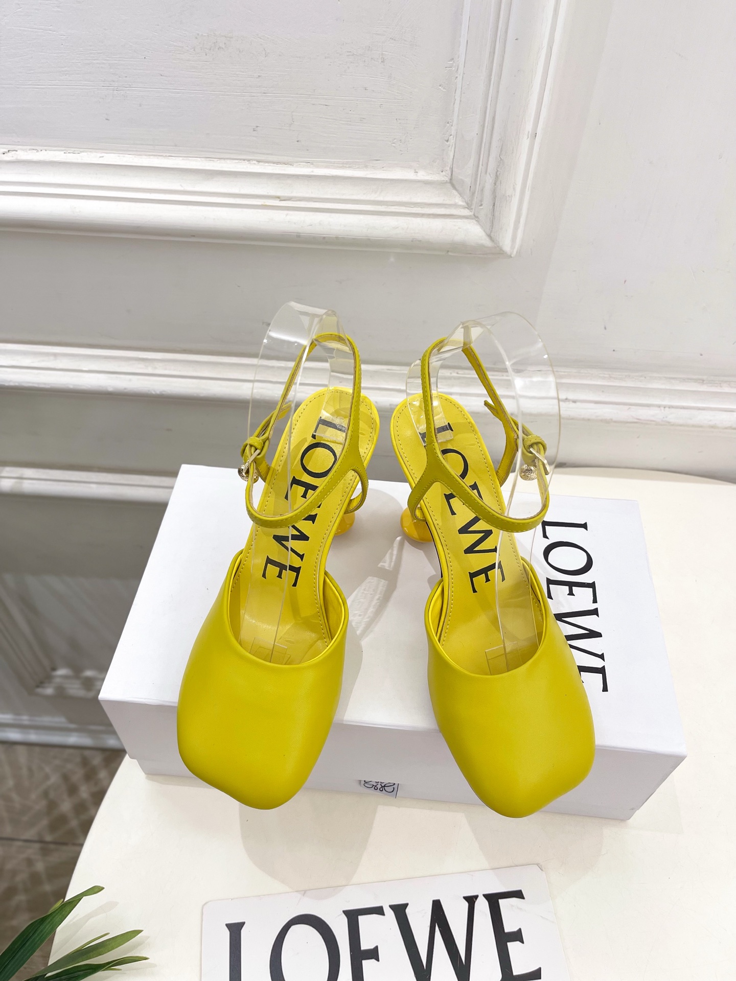 LOEWE 罗意威 2025秋冬新品 Toy 踝带芭蕾舞平底鞋、高跟鞋—————————LOEWE作为这
