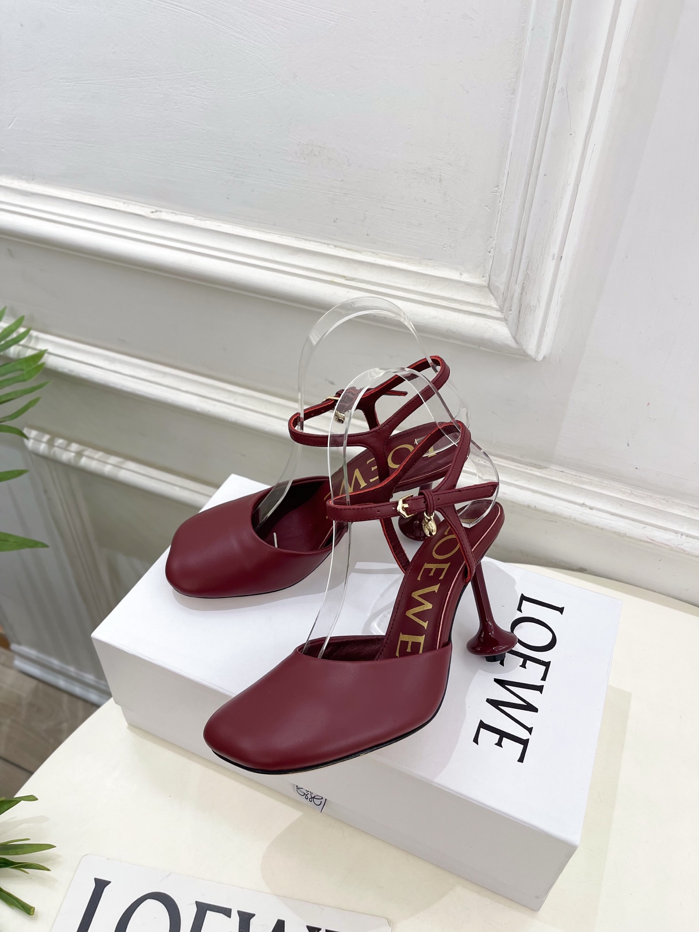 LOEWE 罗意威 2025秋冬新品 Toy 踝带芭蕾舞平底鞋、高跟鞋—————————LOEWE作为这