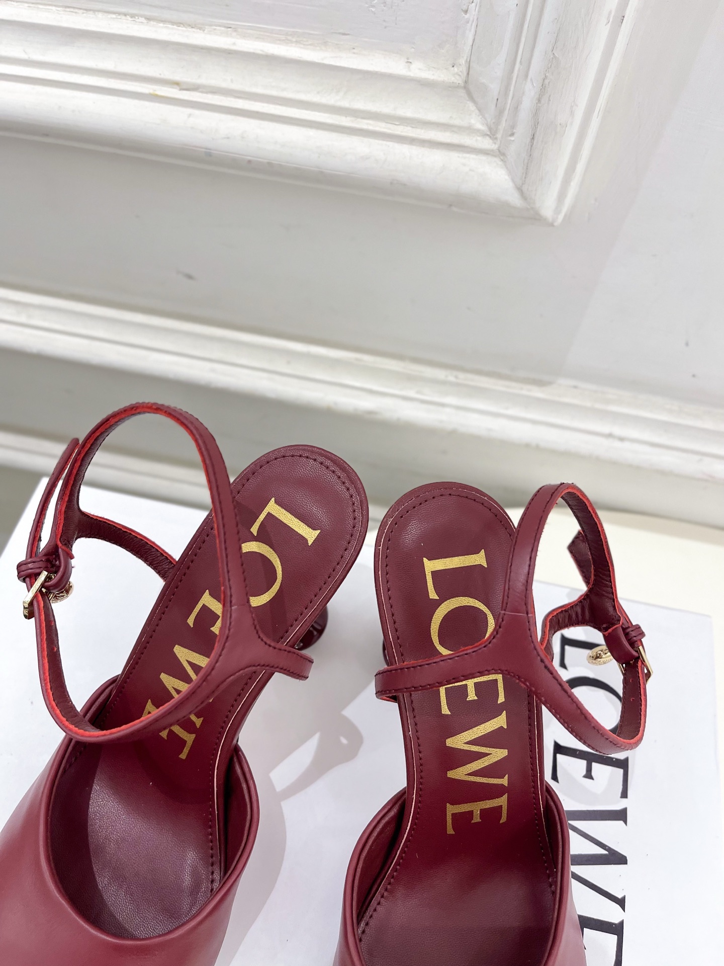 LOEWE 罗意威 2025秋冬新品 Toy 踝带芭蕾舞平底鞋、高跟鞋—————————LOEWE作为这