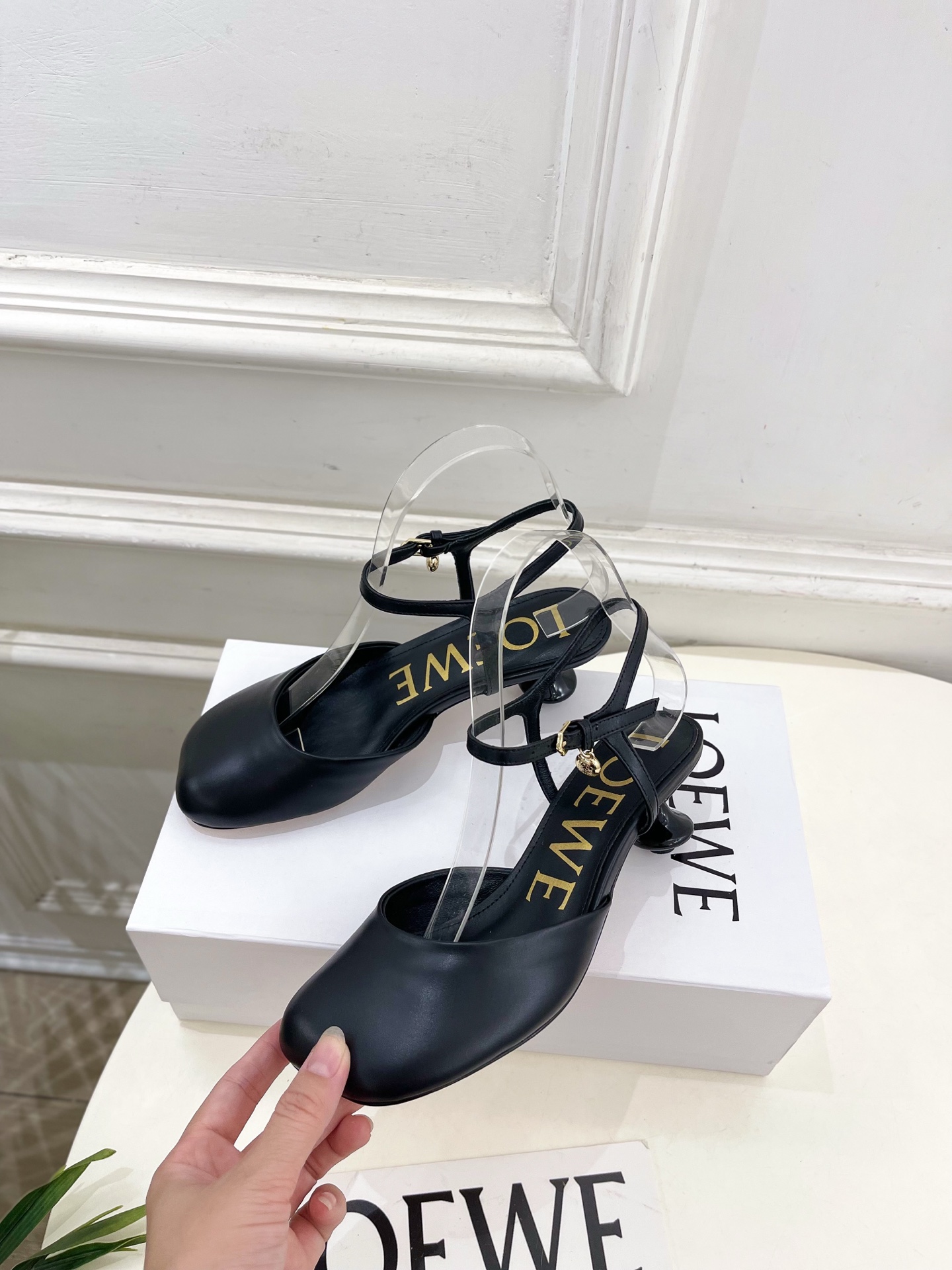 LOEWE 罗意威 2025秋冬新品 Toy 踝带芭蕾舞平底鞋、高跟鞋—————————LOEWE作为这