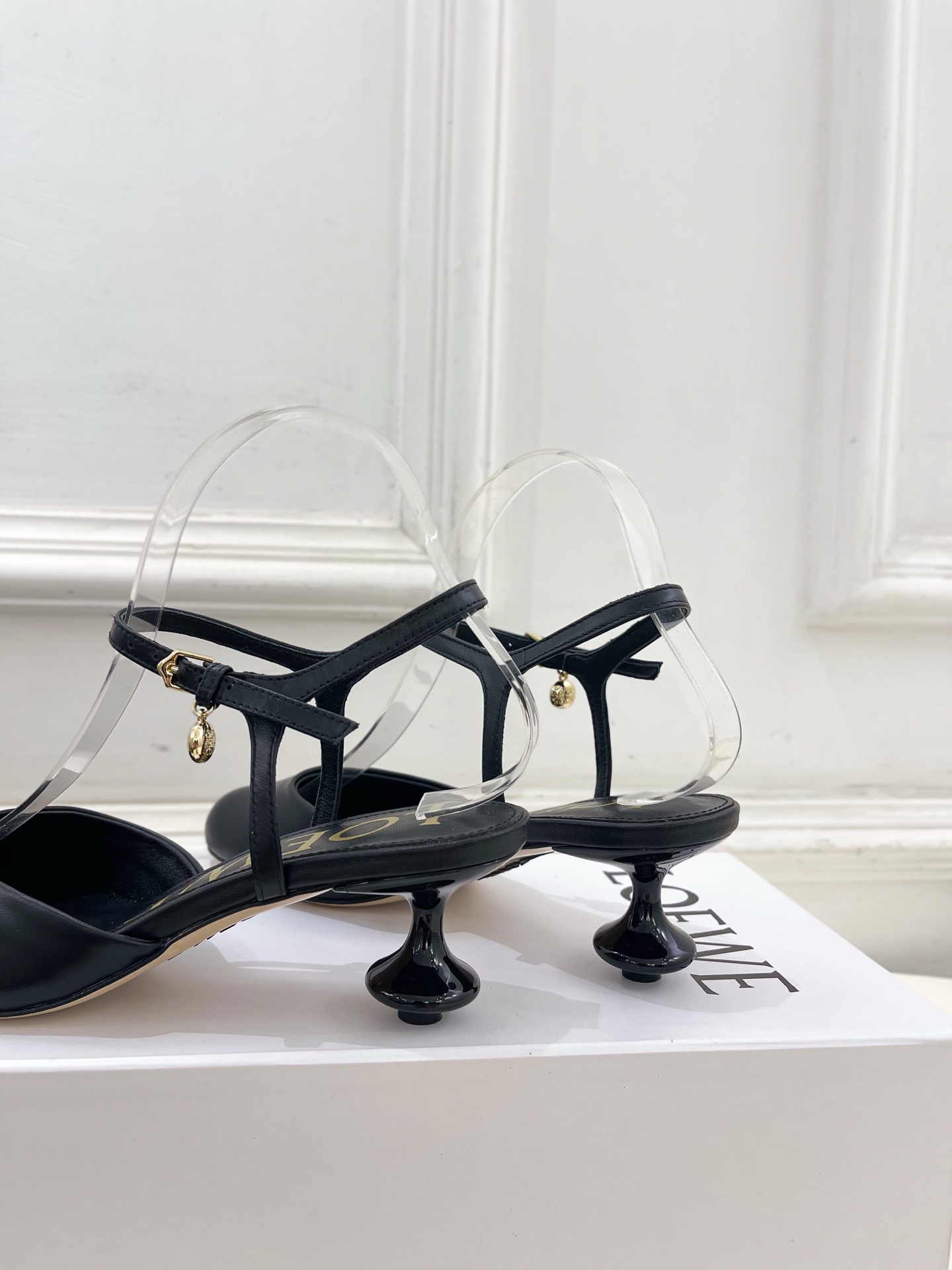 LOEWE 罗意威 2025秋冬新品 Toy 踝带芭蕾舞平底鞋、高跟鞋—————————LOEWE作为这