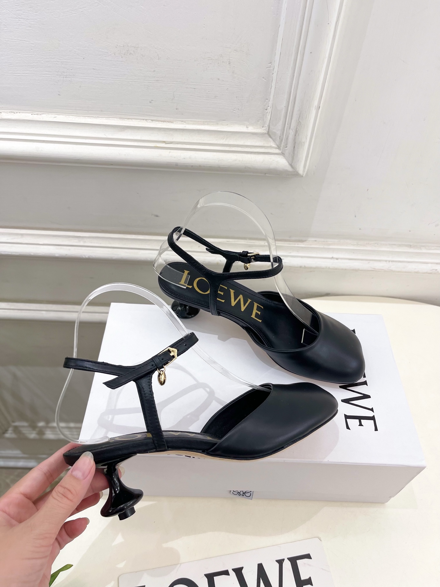 LOEWE 罗意威 2025秋冬新品 Toy 踝带芭蕾舞平底鞋、高跟鞋—————————LOEWE作为这