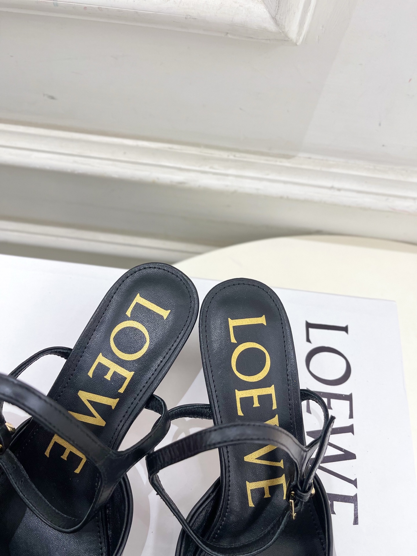 LOEWE 罗意威 2025秋冬新品 Toy 踝带芭蕾舞平底鞋、高跟鞋—————————LOEWE作为这