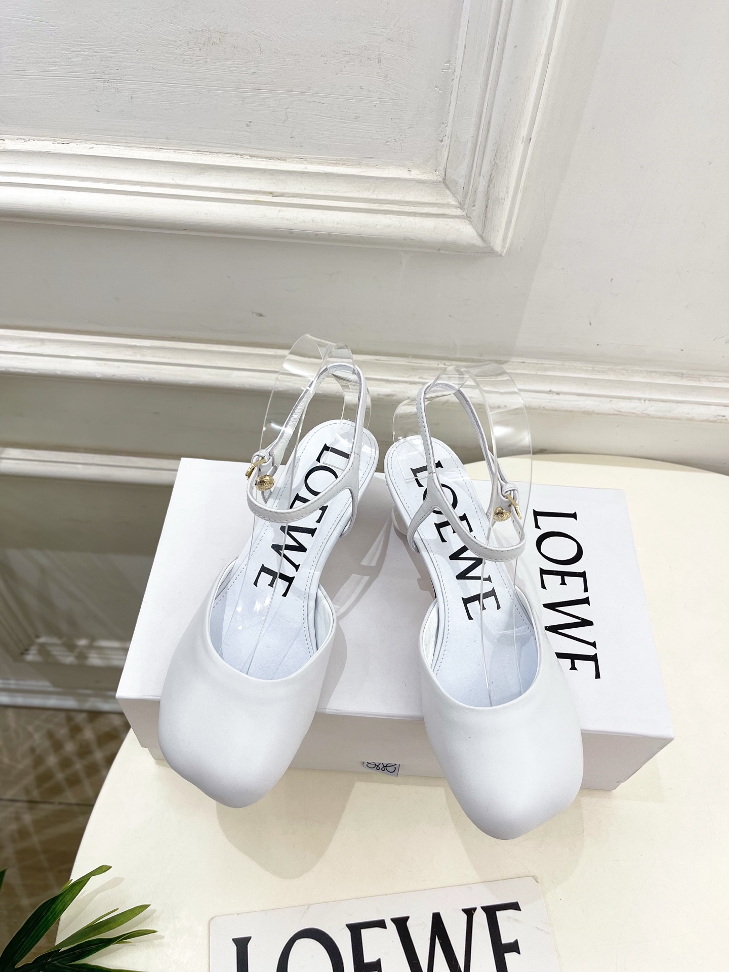 LOEWE 罗意威 2025秋冬新品 Toy 踝带芭蕾舞平底鞋、高跟鞋—————————LOEWE作为这