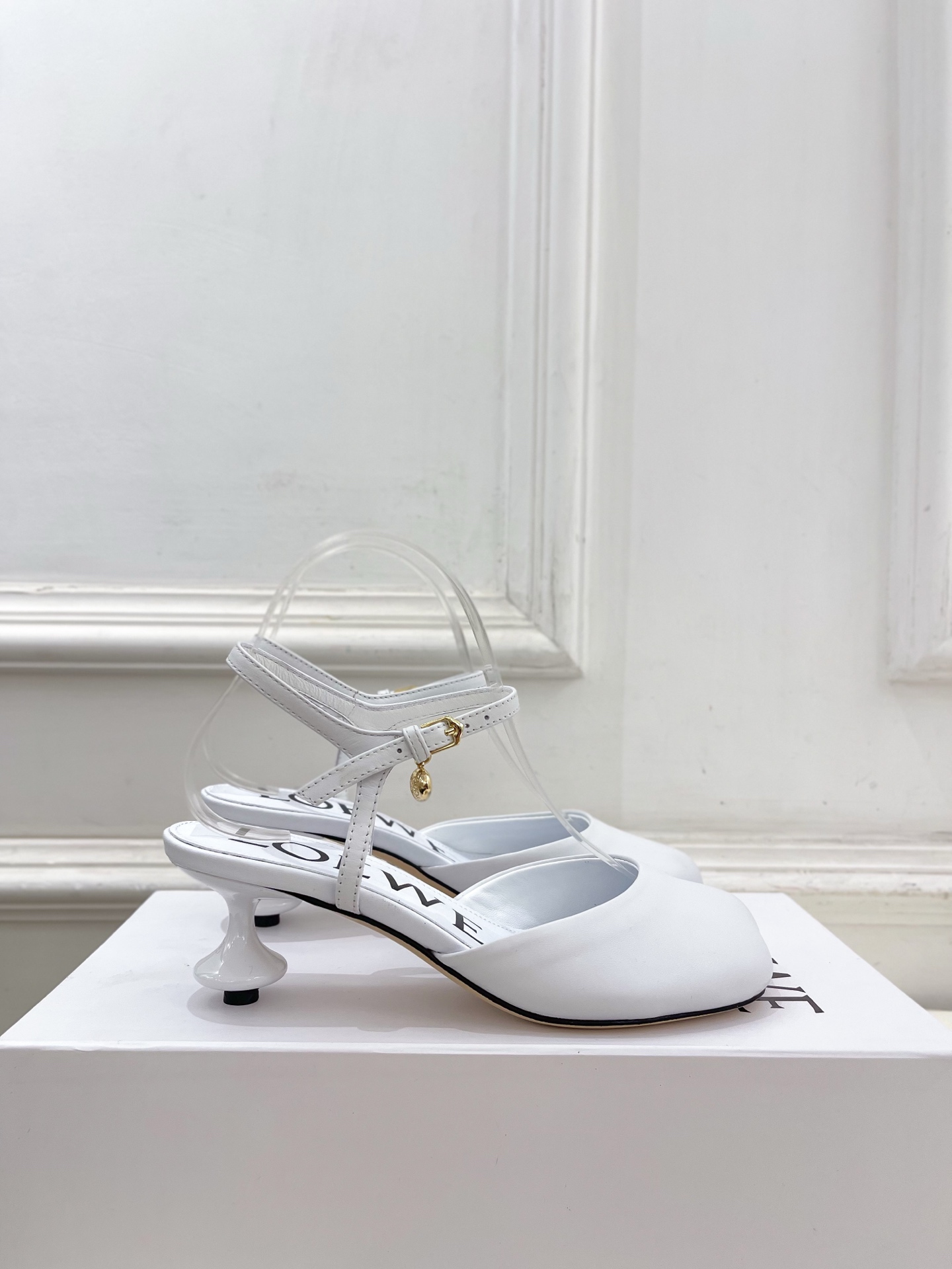 LOEWE 罗意威 2025秋冬新品 Toy 踝带芭蕾舞平底鞋、高跟鞋—————————LOEWE作为这