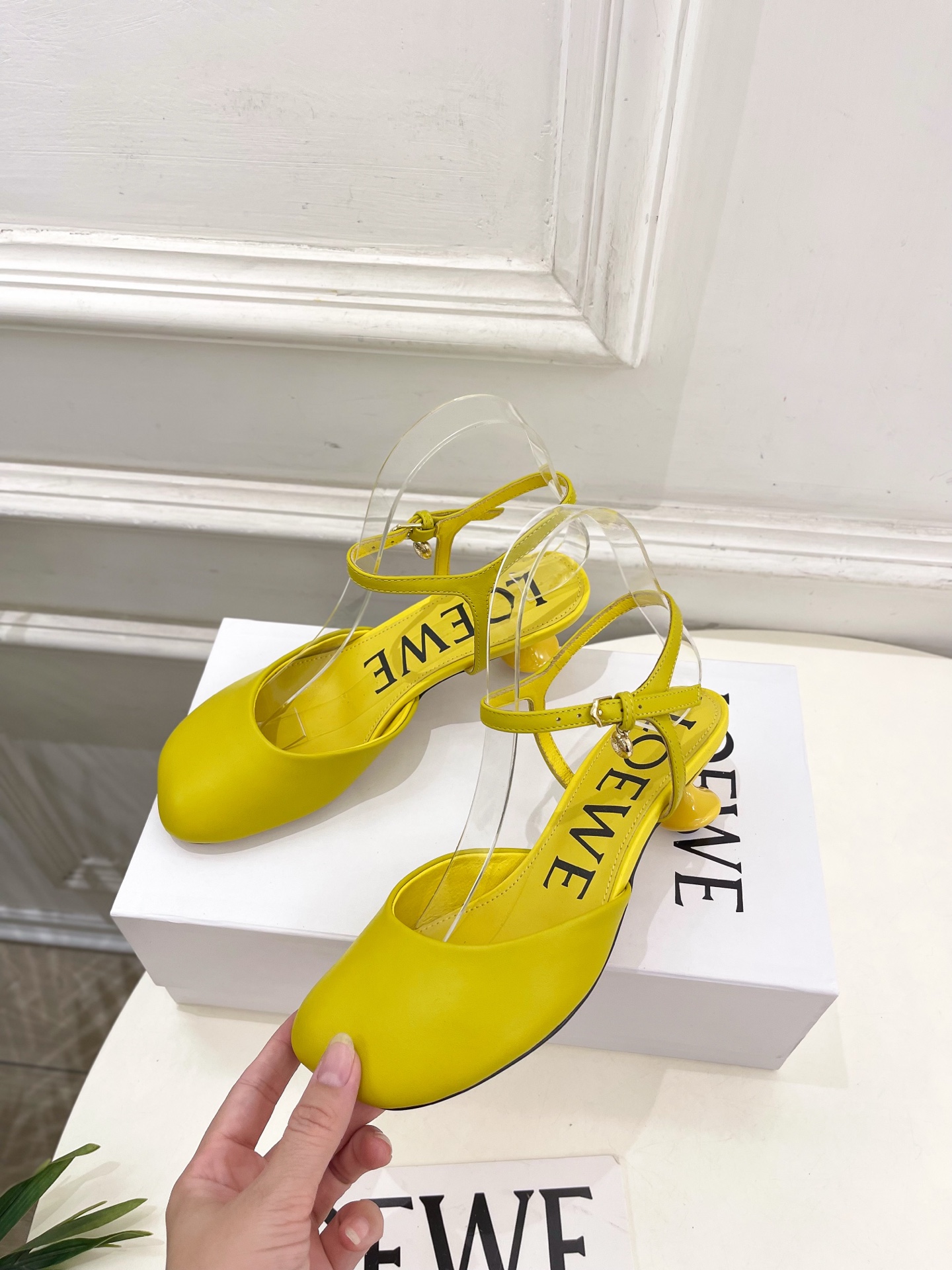 LOEWE 罗意威 2025秋冬新品 Toy 踝带芭蕾舞平底鞋、高跟鞋—————————LOEWE作为这