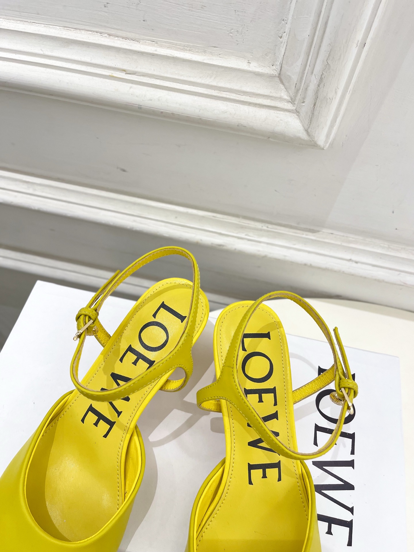 LOEWE 罗意威 2025秋冬新品 Toy 踝带芭蕾舞平底鞋、高跟鞋—————————LOEWE作为这