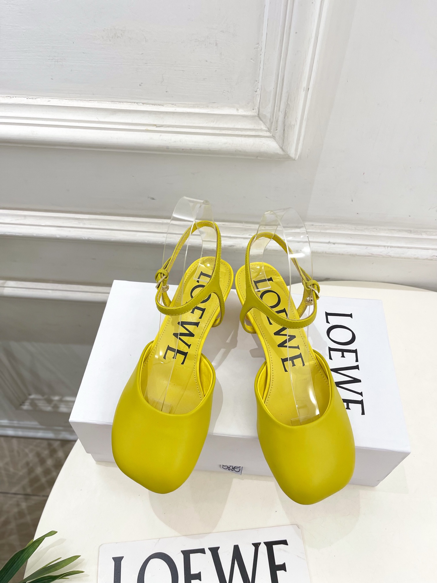 LOEWE 罗意威 2025秋冬新品 Toy 踝带芭蕾舞平底鞋、高跟鞋—————————LOEWE作为这
