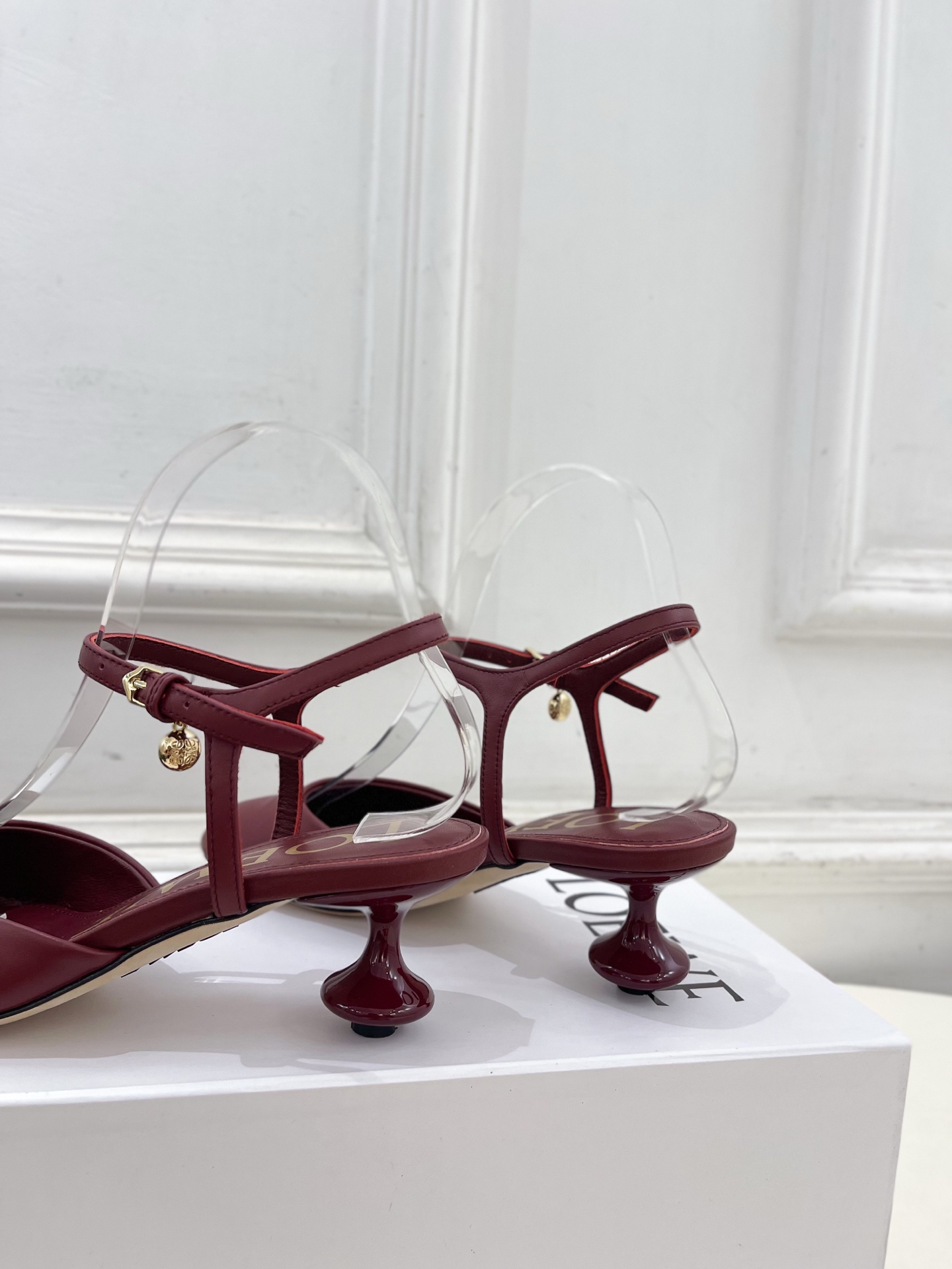 LOEWE 罗意威 2025秋冬新品 Toy 踝带芭蕾舞平底鞋、高跟鞋—————————LOEWE作为这