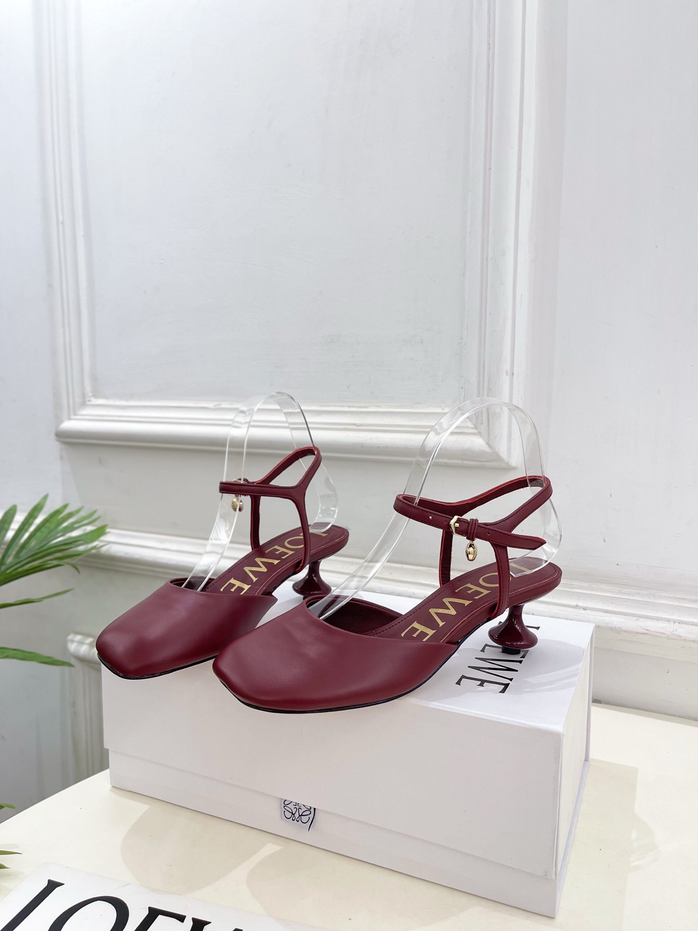 LOEWE 罗意威 2025秋冬新品 Toy 踝带芭蕾舞平底鞋、高跟鞋—————————LOEWE作为这