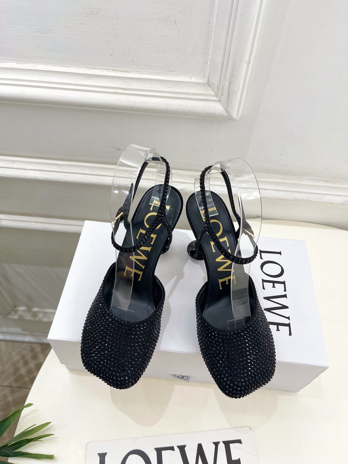 LOEWE 罗意威 2025秋冬新品 Toy踝带钻面芭蕾舞平底鞋、高跟鞋—————————LOEWE作为