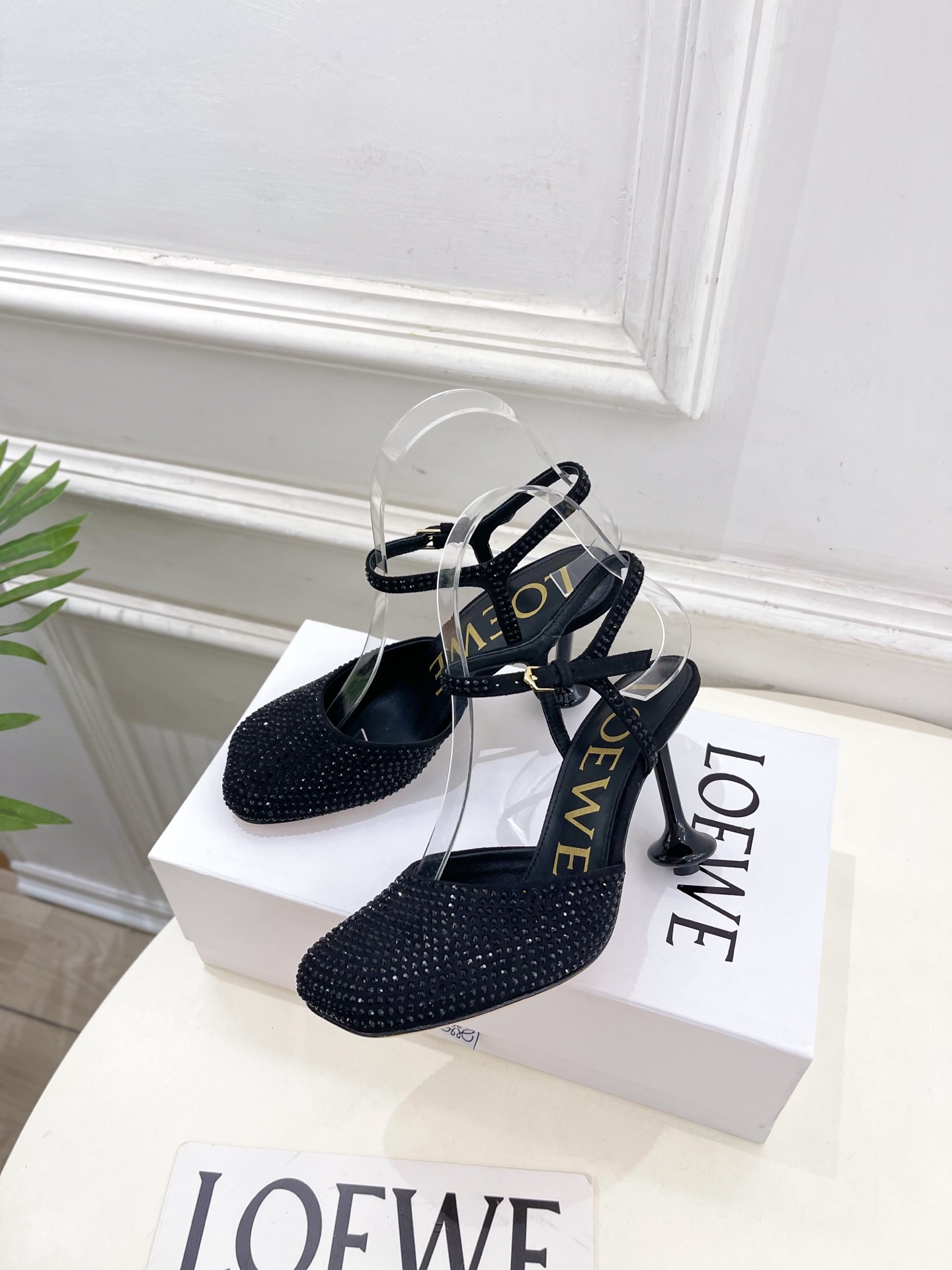 LOEWE 罗意威 2025秋冬新品 Toy踝带钻面芭蕾舞平底鞋、高跟鞋—————————LOEWE作为